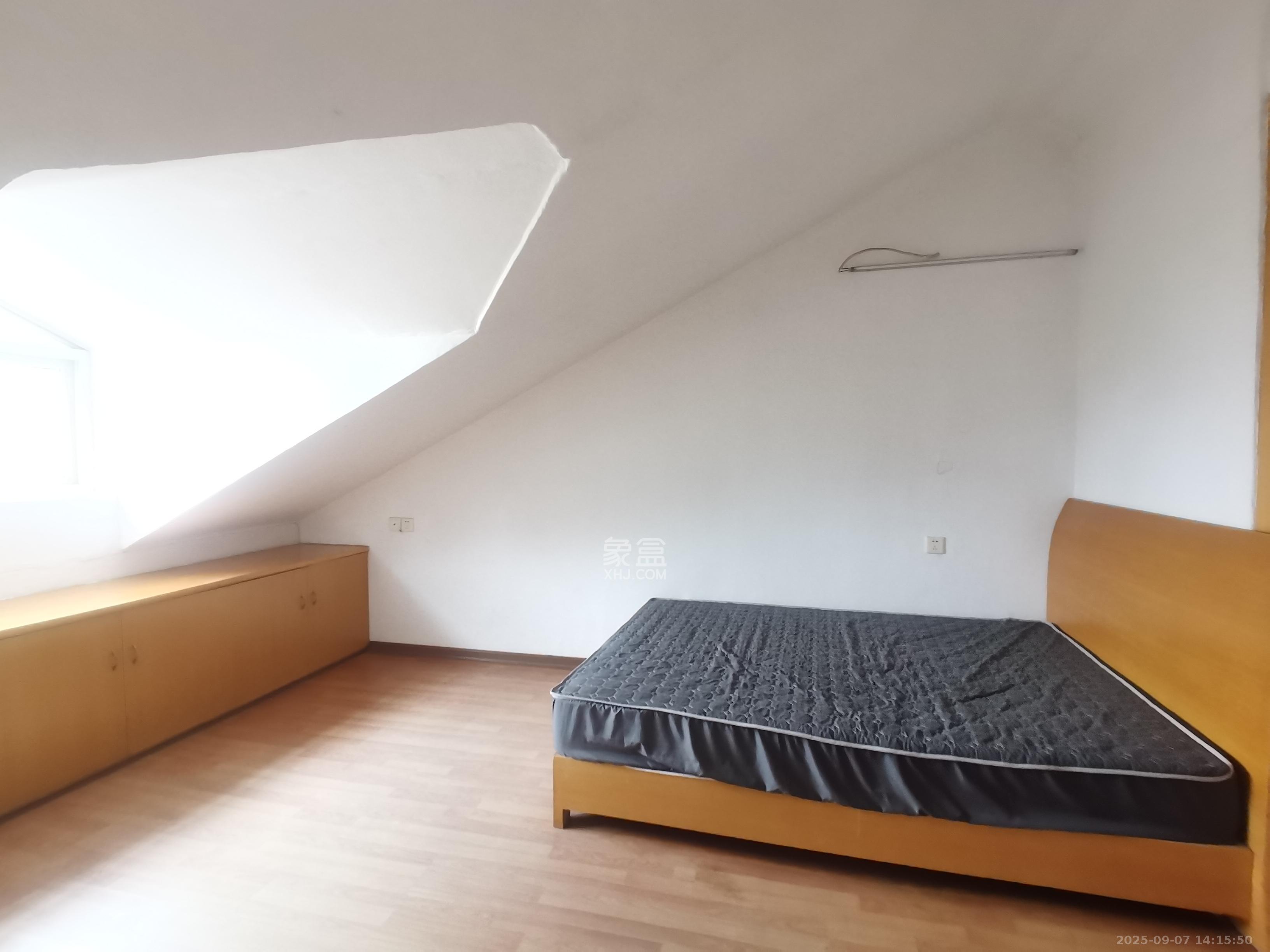 东城名苑  2室2厅2卫    1200.0元/月 东城名苑  2室2厅2卫    1200.0元/月室内图