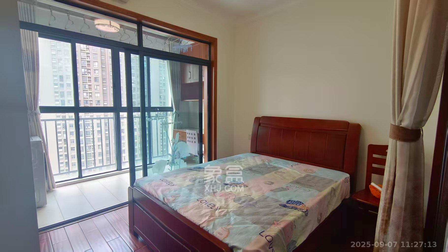 塞纳公馆  3室2厅1卫    2000.0元/月 塞纳公馆  3室2厅1卫    2000.0元/月室内图