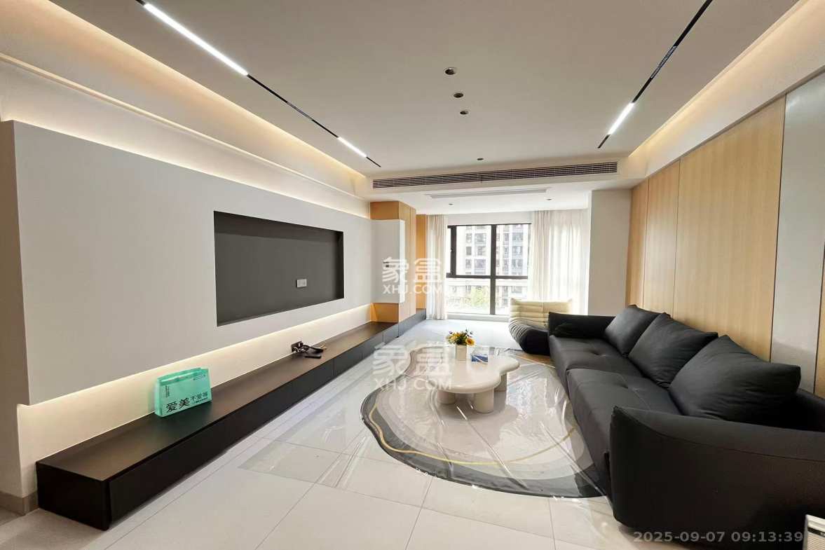 长房时代公馆  3室2厅2卫    2500.0元/月 长房时代公馆  3室2厅2卫    2500.0元/月室内图