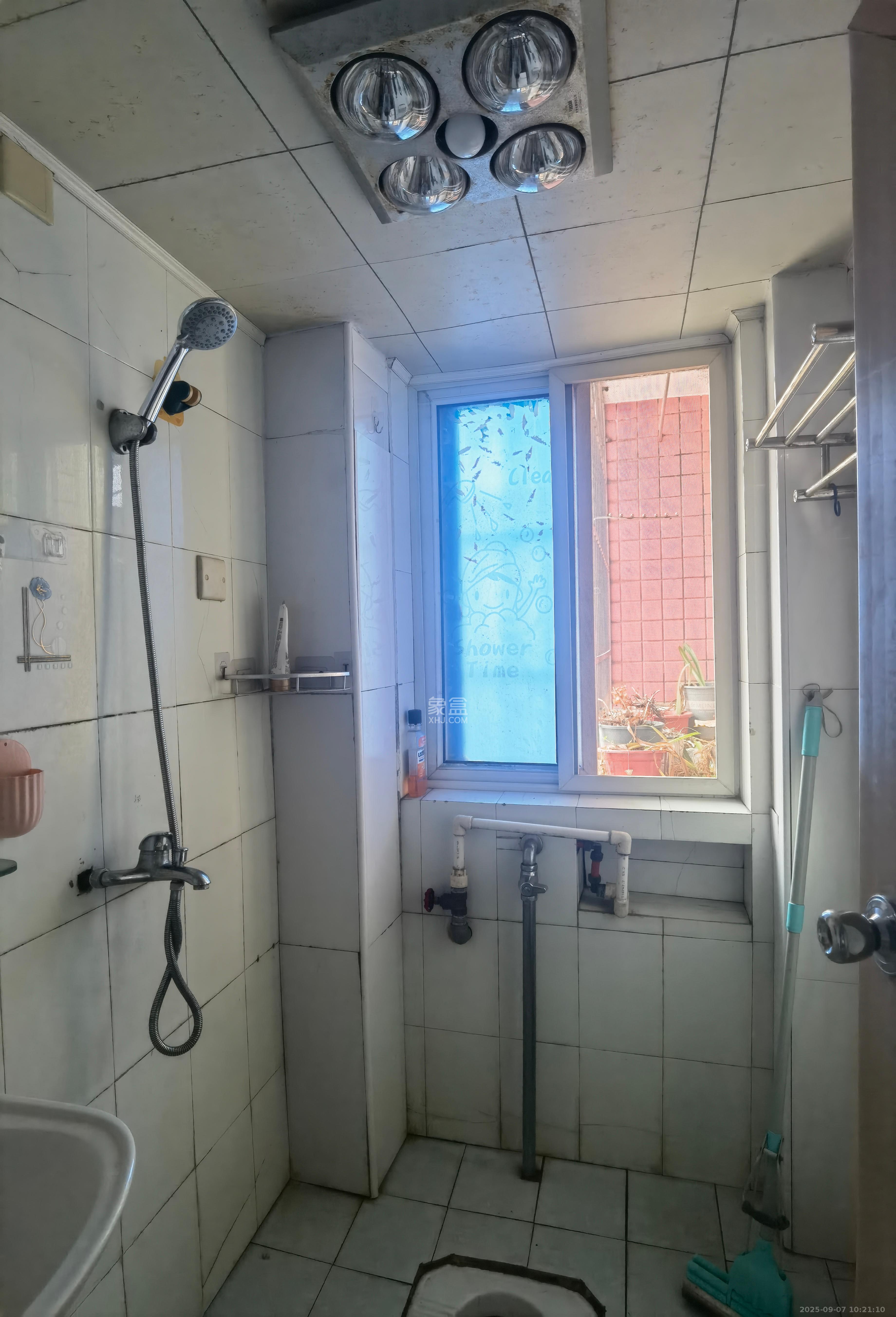 四方小区 3室2厅1卫 1700.0元/月 四方小区 3室2厅1卫 1700.0元/月室内图