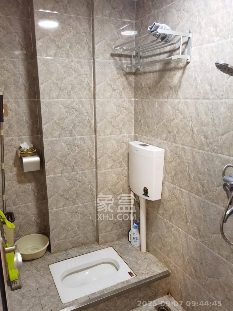 欧亚达国际广场 2室1厅1卫 2150.0元/月 欧亚达国际广场 2室1厅1卫 2150.0元/月室内图