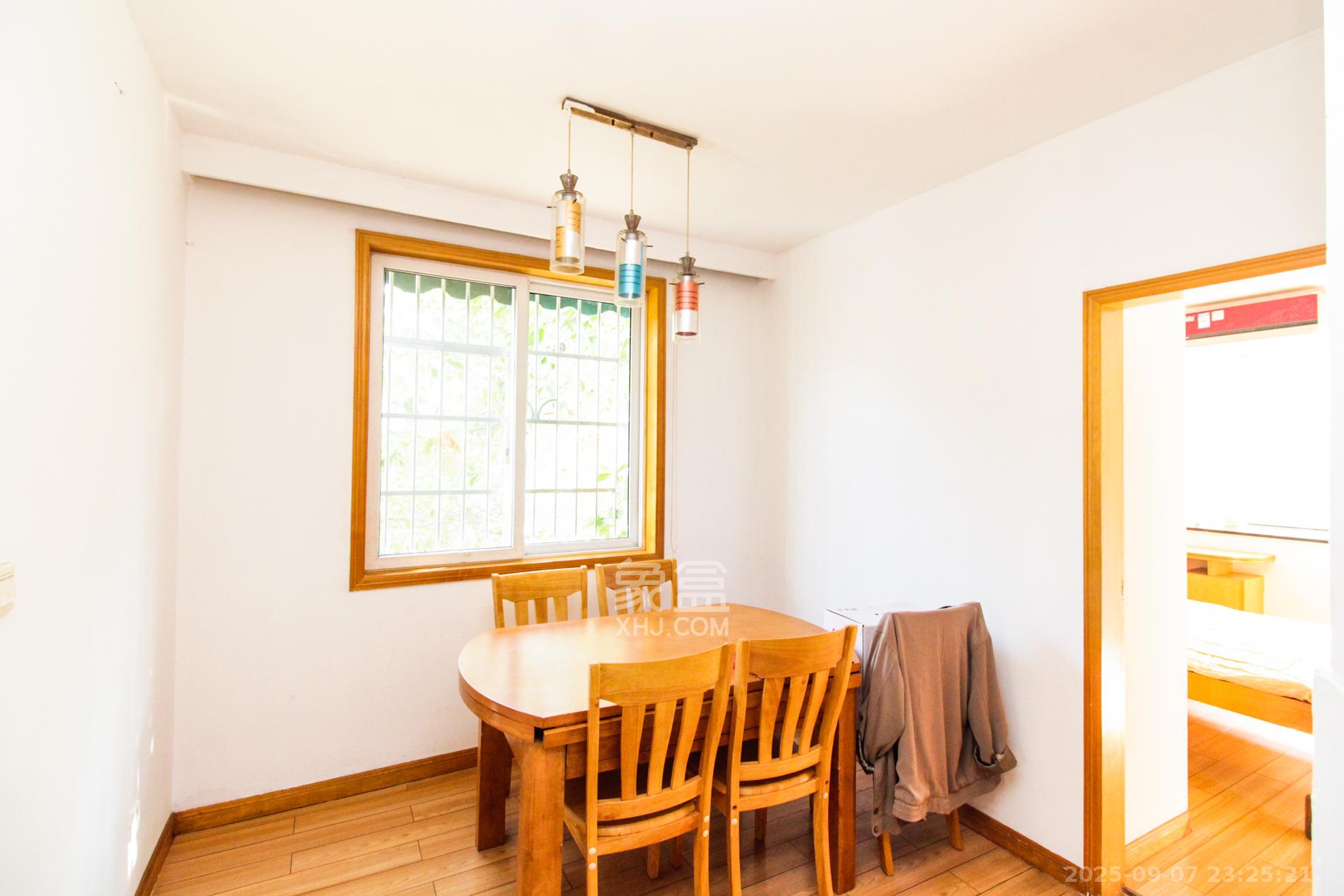 湘樟园小区（湘樟家园）  2室2厅1卫    63.0万客厅