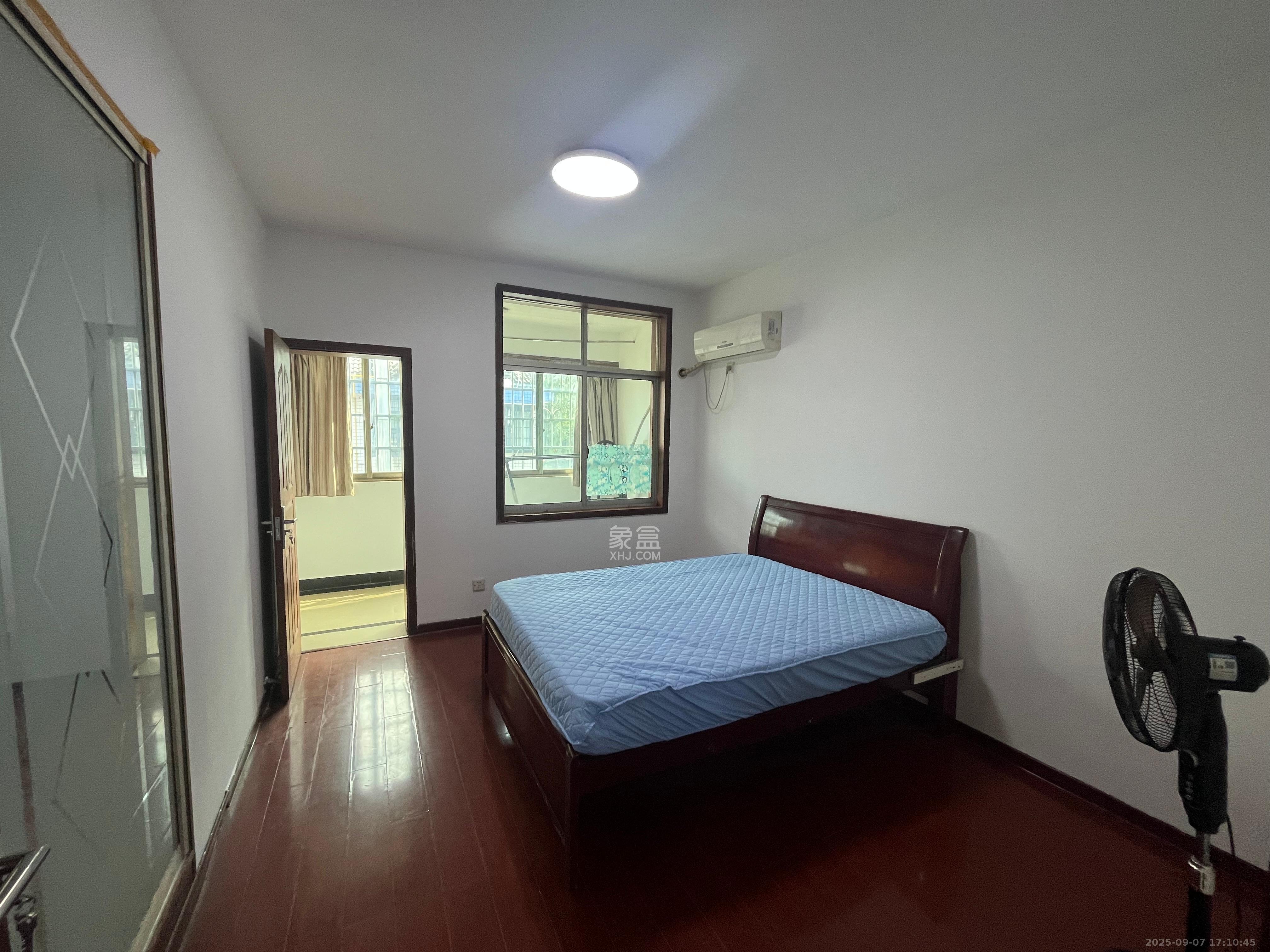 金峰小区北院(七里营社区)  2室2厅1卫    1600.0元/月 金峰小区北院(七里营社区)  2室2厅1卫    1600.0元/月室内图