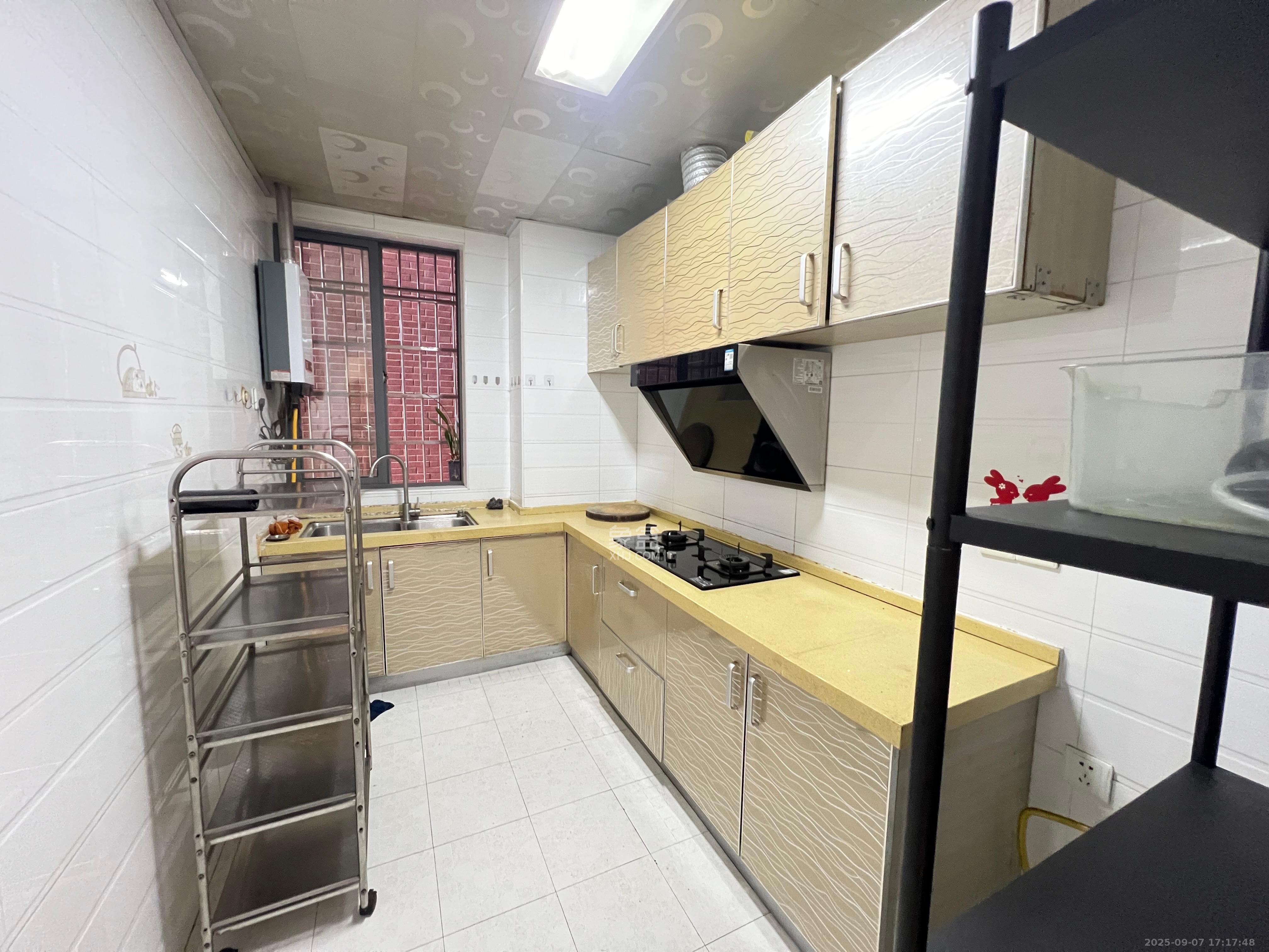 鼎丰前城 2室1厅1卫 2100.00元/月 鼎丰前城 2室1厅1卫 2100.00元/月室内图