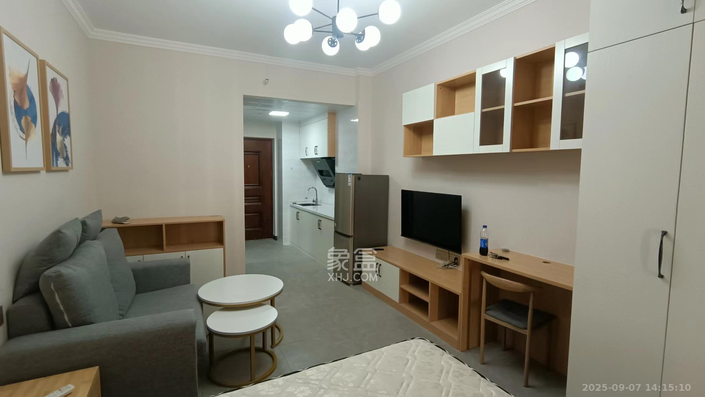 钱隆世家  1室1厅1卫    1400.0元/月 钱隆世家  1室1厅1卫    1400.0元/月室内图