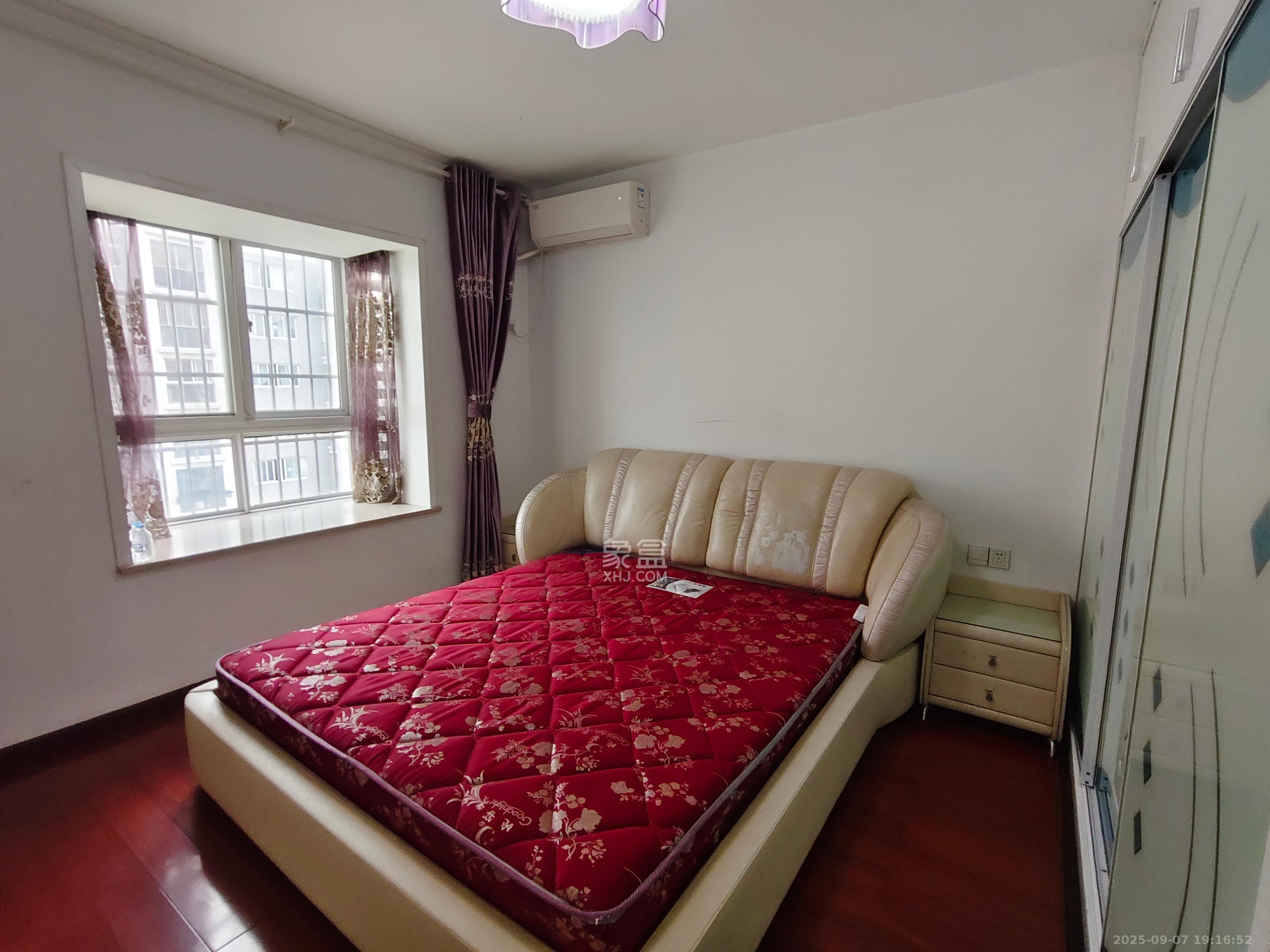 嘉盛华庭(一期、二期、三期) 3室2厅1卫 3000.0元/月 嘉盛华庭(一期、二期、三期) 3室2厅1卫 3000.0元/月室内图