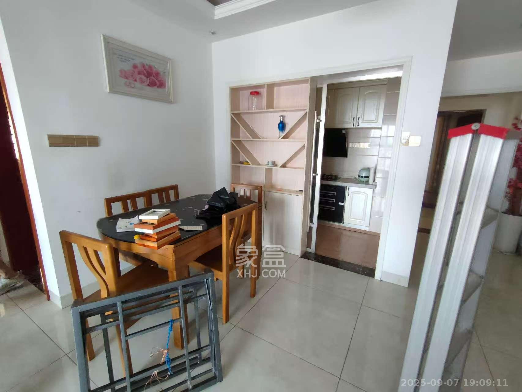 江山帝景雅典  1室2厅1卫    2000.0元/月 江山帝景雅典  1室2厅1卫    2000.0元/月室内图