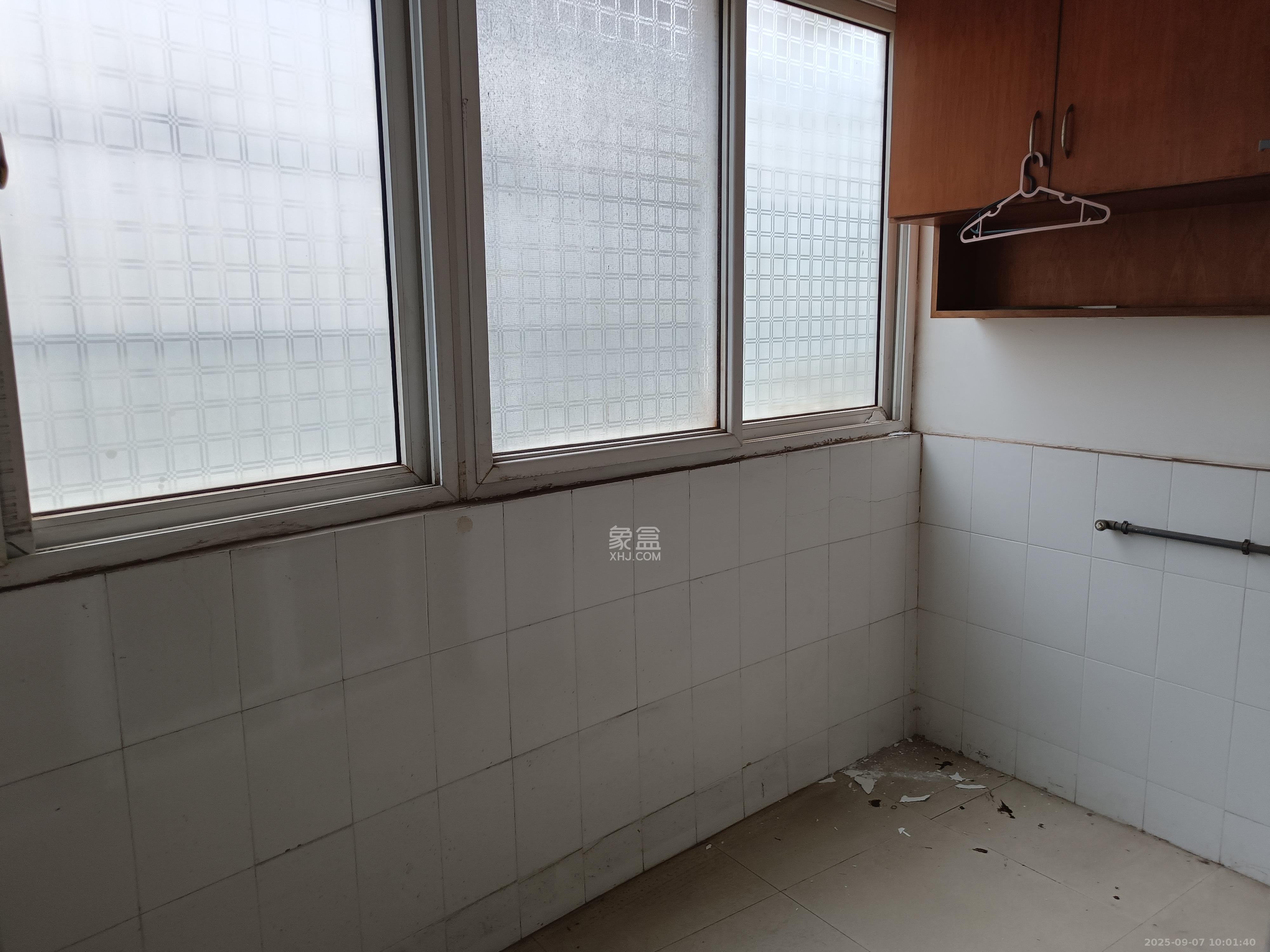 红星农博住宅小区(佳英农博小区)  3室1厅2卫    2200.0元/月 红星农博住宅小区(佳英农博小区)  3室1厅2卫    2200.0元/月室内图