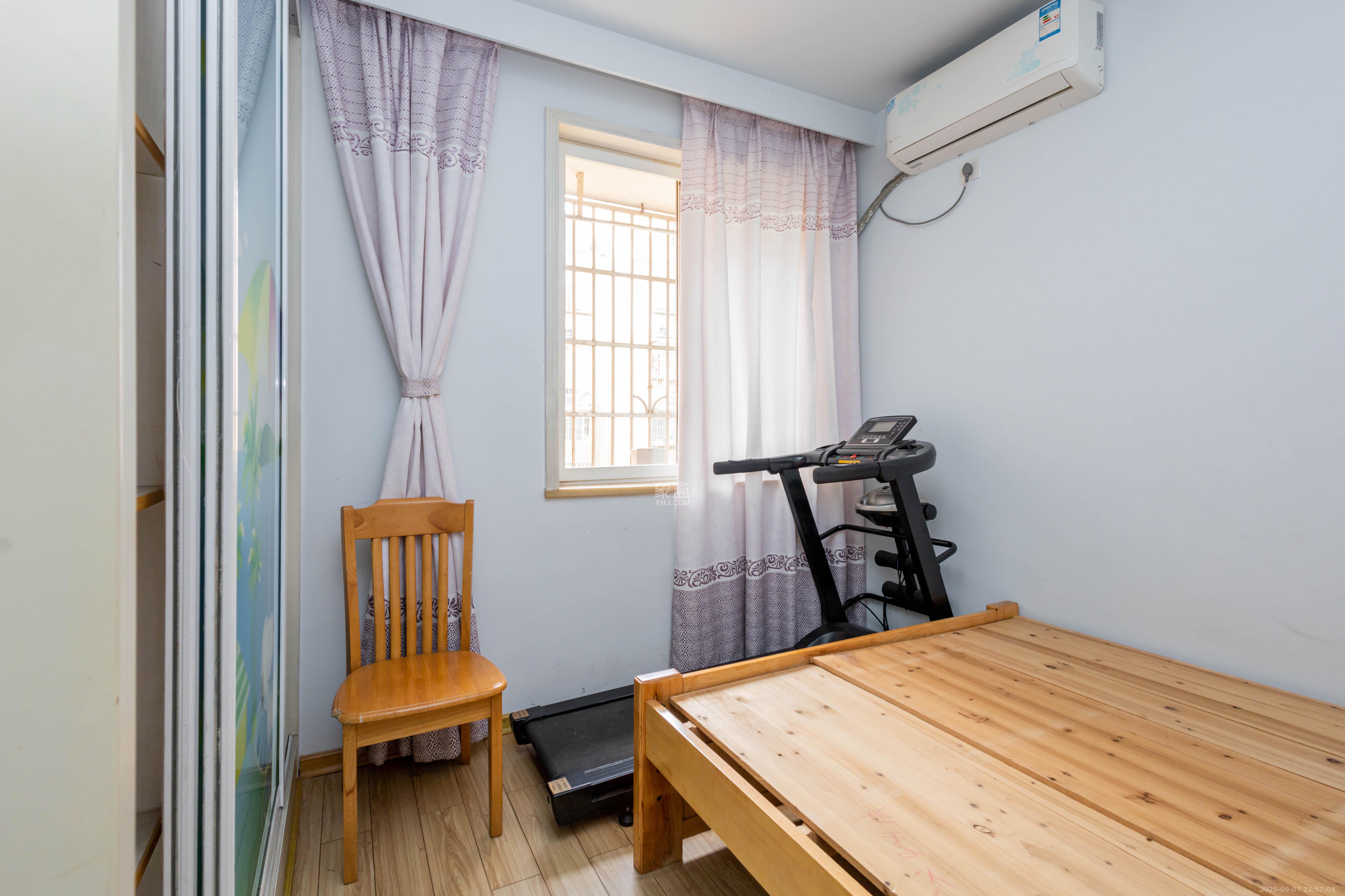 东岸锦城(东方人家)  3室2厅1卫    55.0万卧室