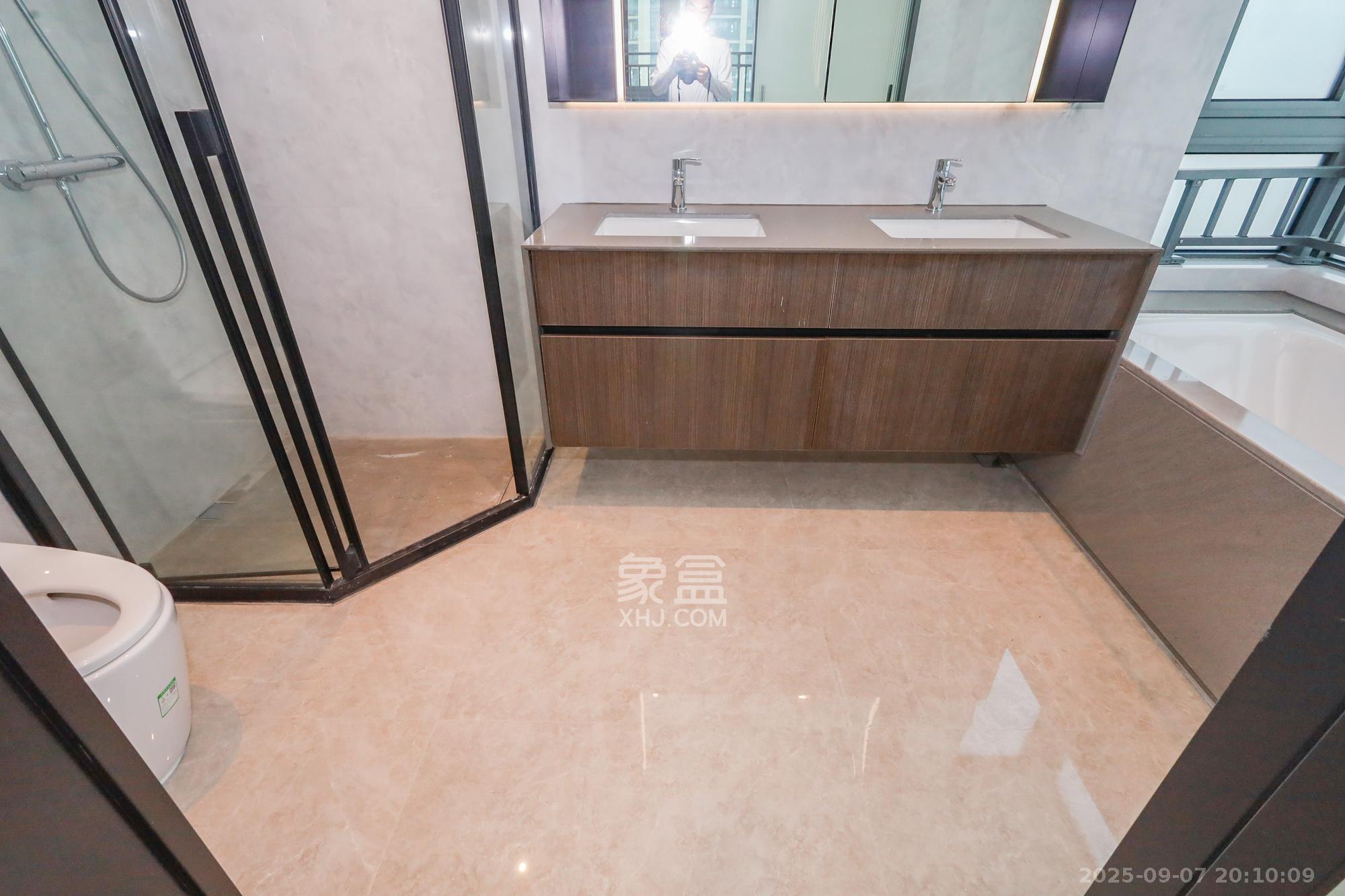 招商蛇口滨江境 4室2厅2卫 398.0万 招商蛇口滨江境 4室2厅2卫 398.0万卫生间