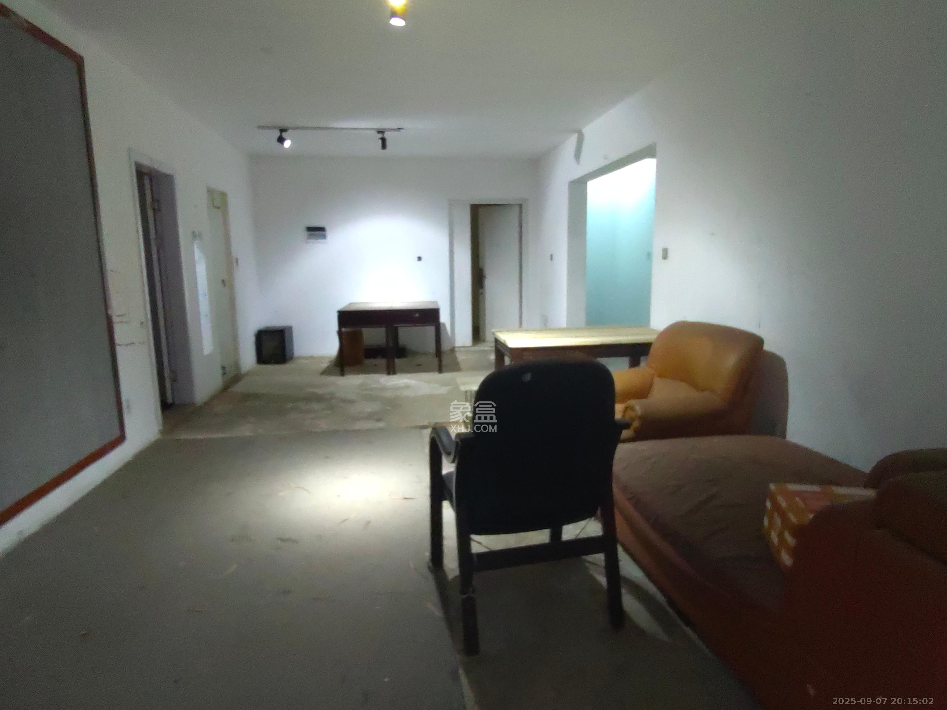 融科东南海 3室2厅2卫 1000.0元/月 融科东南海 3室2厅2卫 1000.0元/月室内图