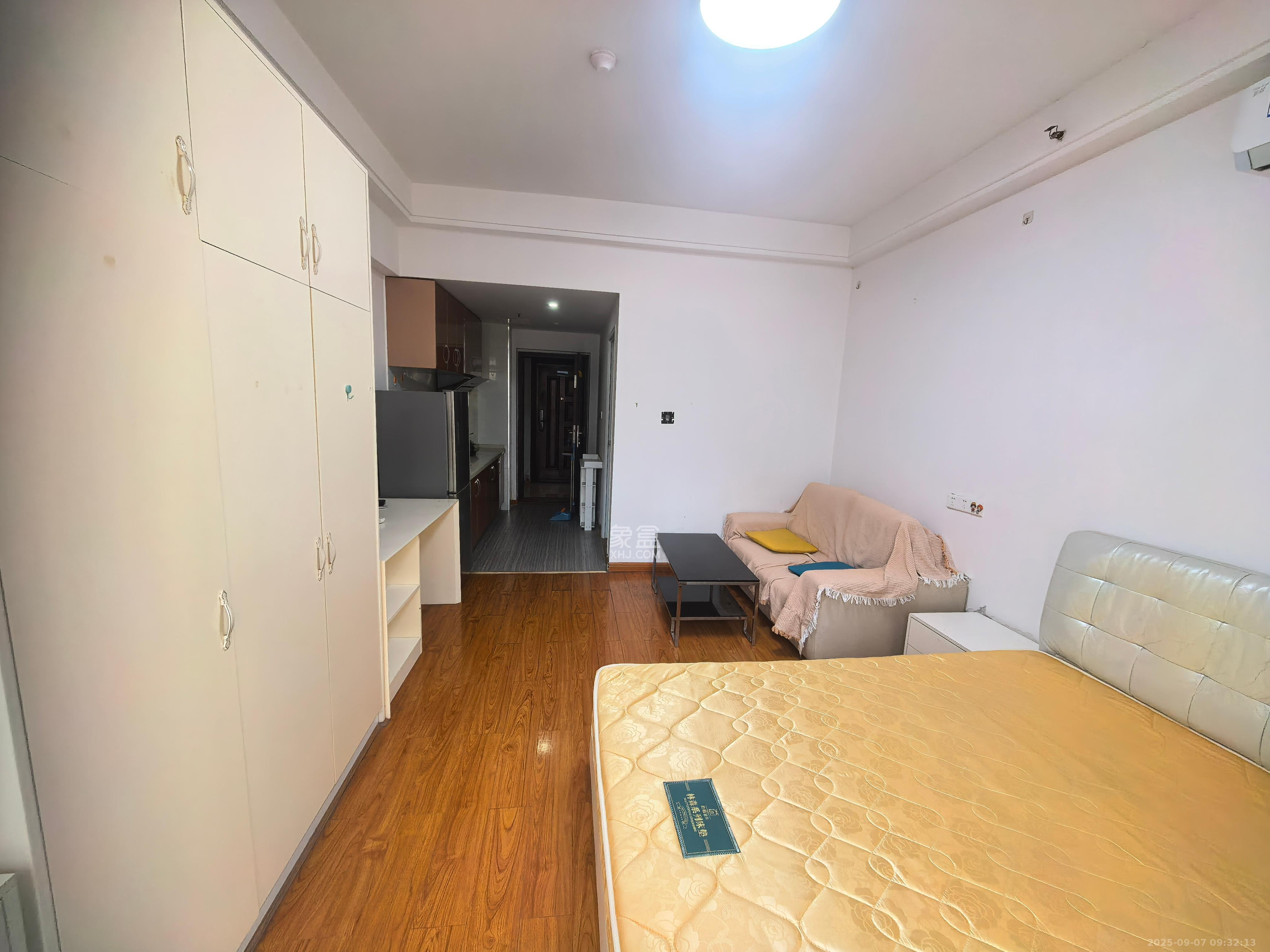 方略城市广场 1室1厅1卫 1300.0元/月 方略城市广场 1室1厅1卫 1300.0元/月室内图