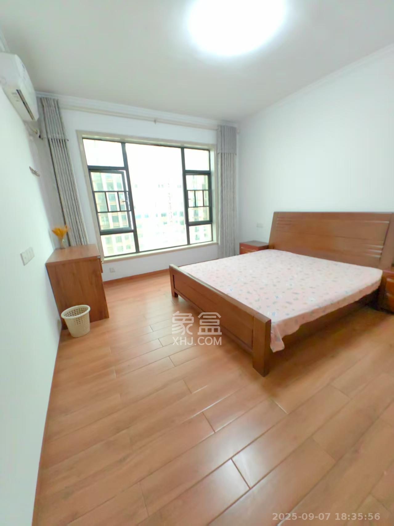 天元涉外景园C区 4室2厅2卫 3200.0元/月 天元涉外景园C区 4室2厅2卫 3200.0元/月室内图