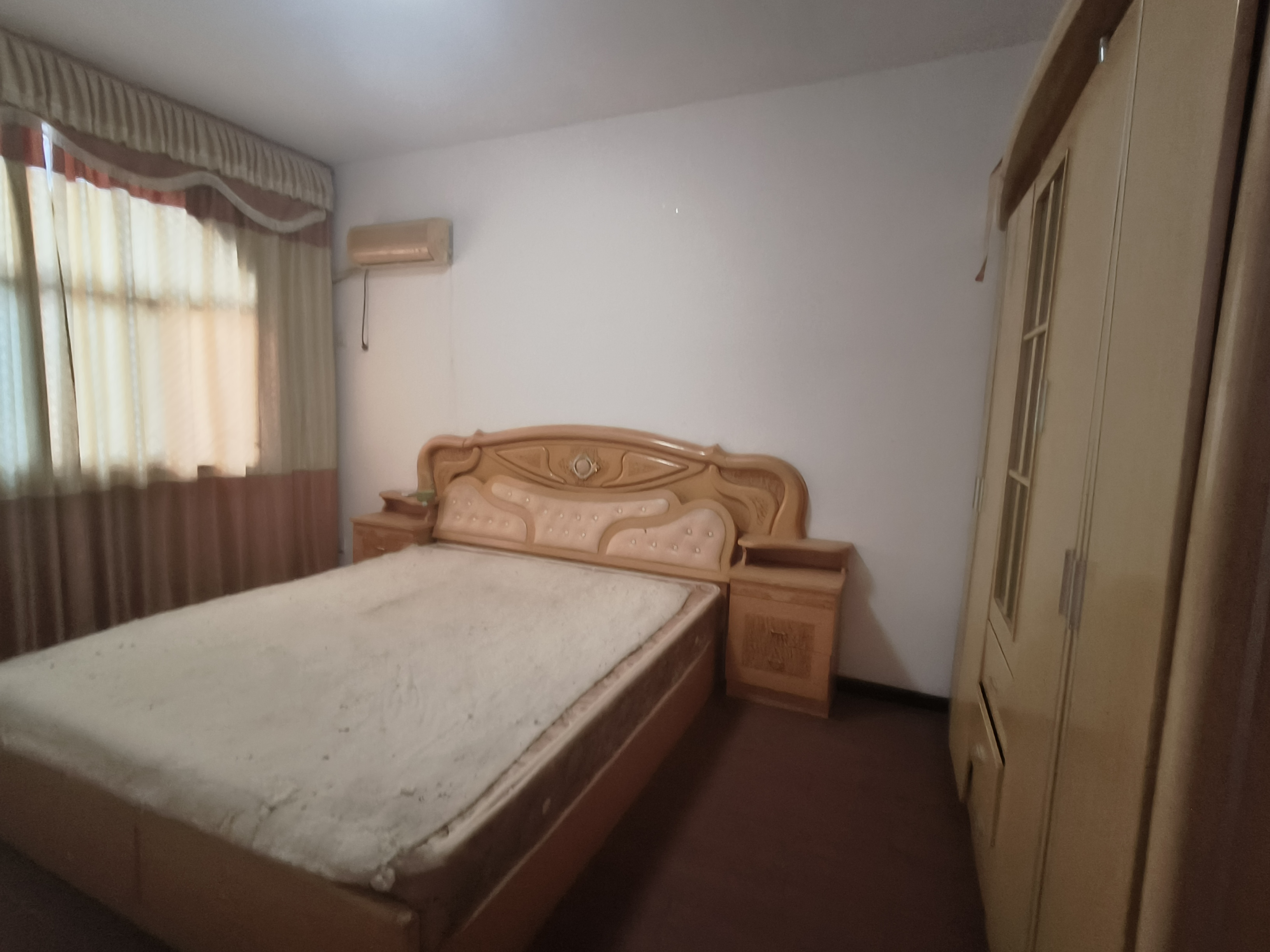 宝塔岗新村小区  3室2厅1卫    30.0万客厅