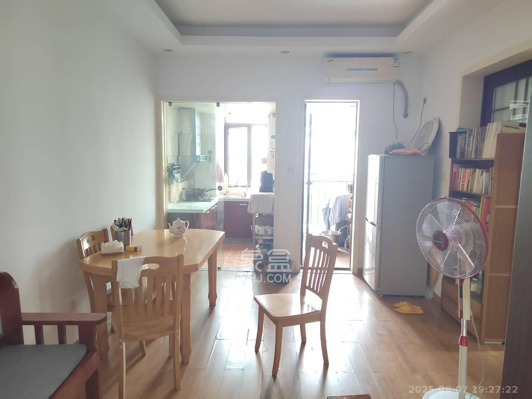 水岸世景 2室1厅1卫 1600.0元/月 水岸世景 2室1厅1卫 1600.0元/月室内图