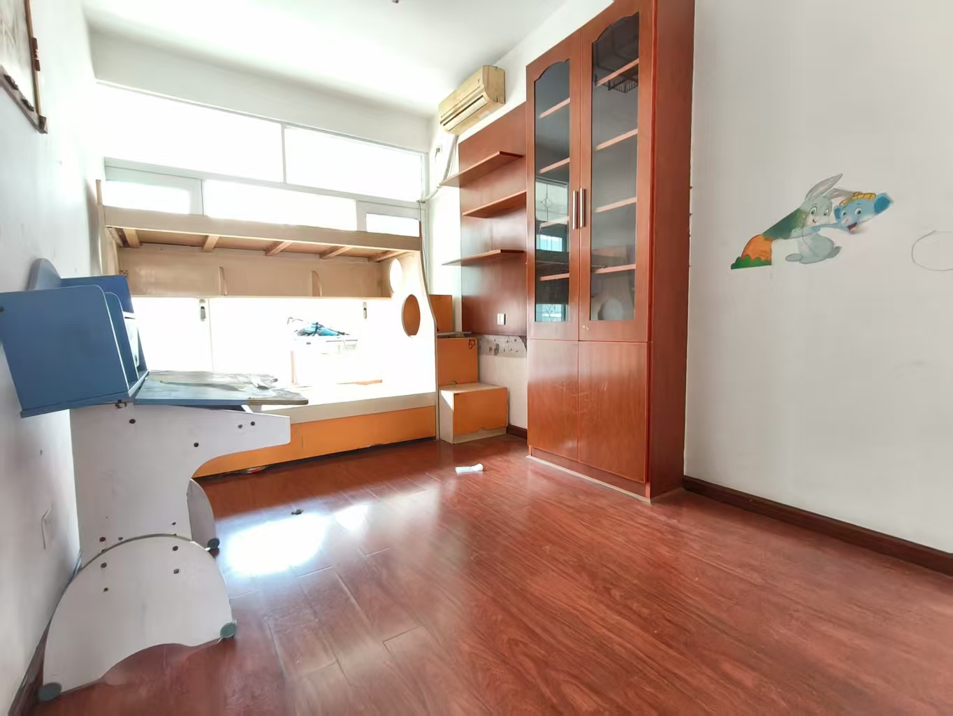 湘中园  3室2厅2卫    1500.0元/月室内图