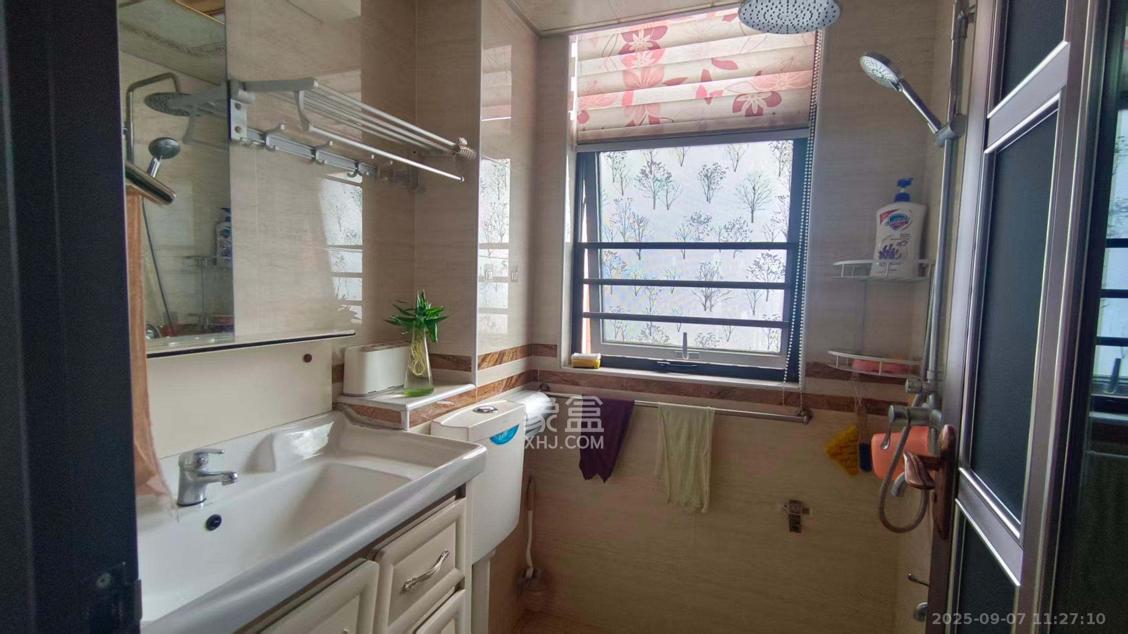 塞纳公馆  3室2厅1卫    2000.0元/月 塞纳公馆  3室2厅1卫    2000.0元/月室内图