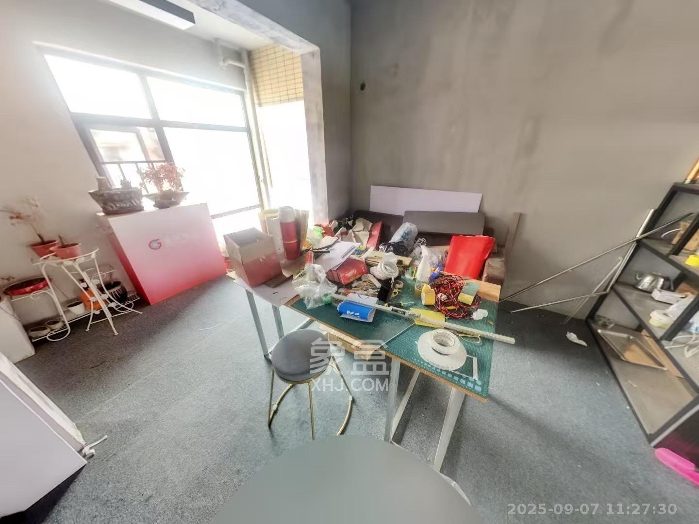 盛隆佳园 4室2厅2卫 2800.0元/月 盛隆佳园 4室2厅2卫 2800.0元/月室内图