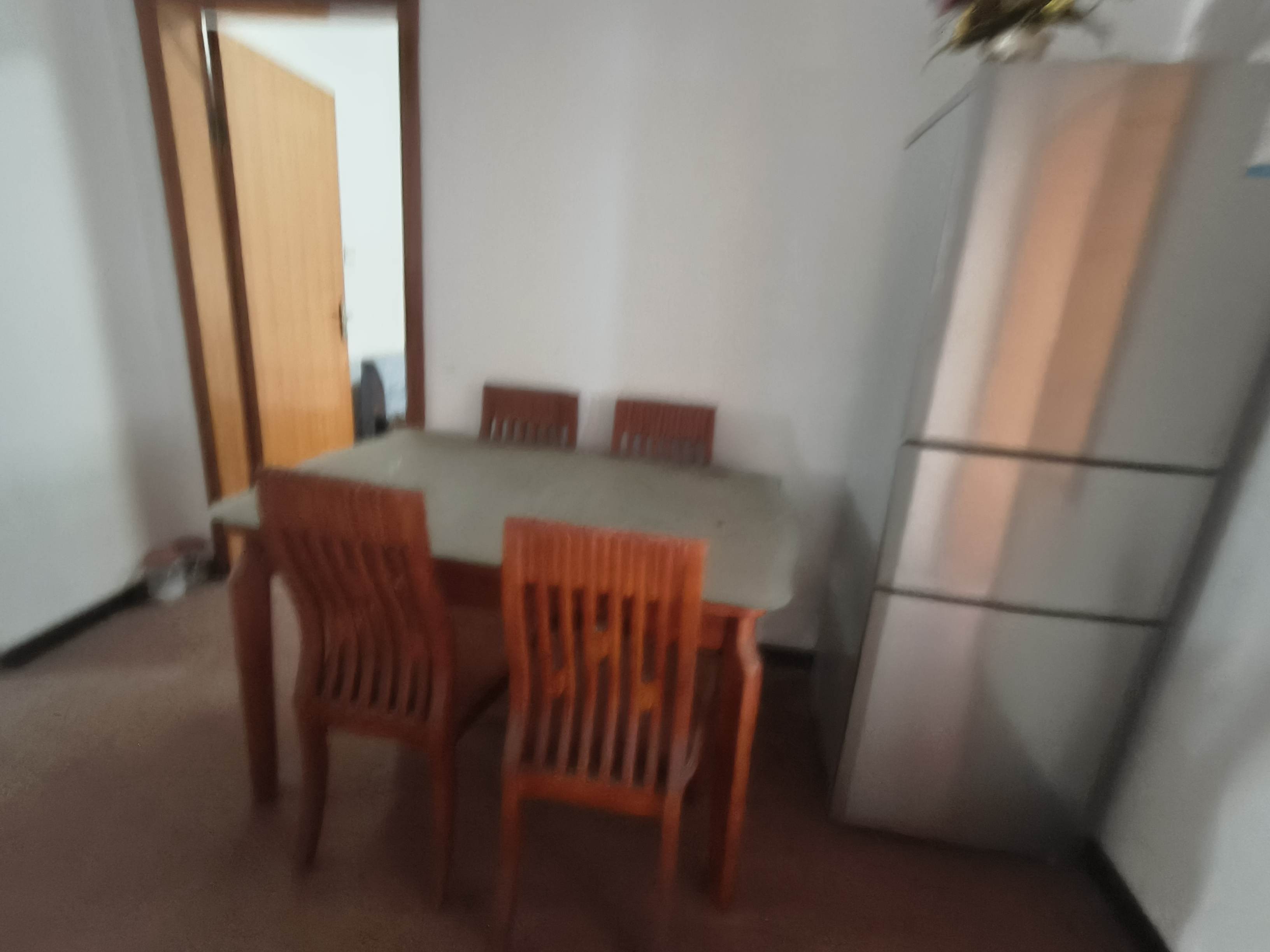 宝塔岗新村小区 3室2厅1卫 30.0万 宝塔岗新村小区 3室2厅1卫 30.0万客厅