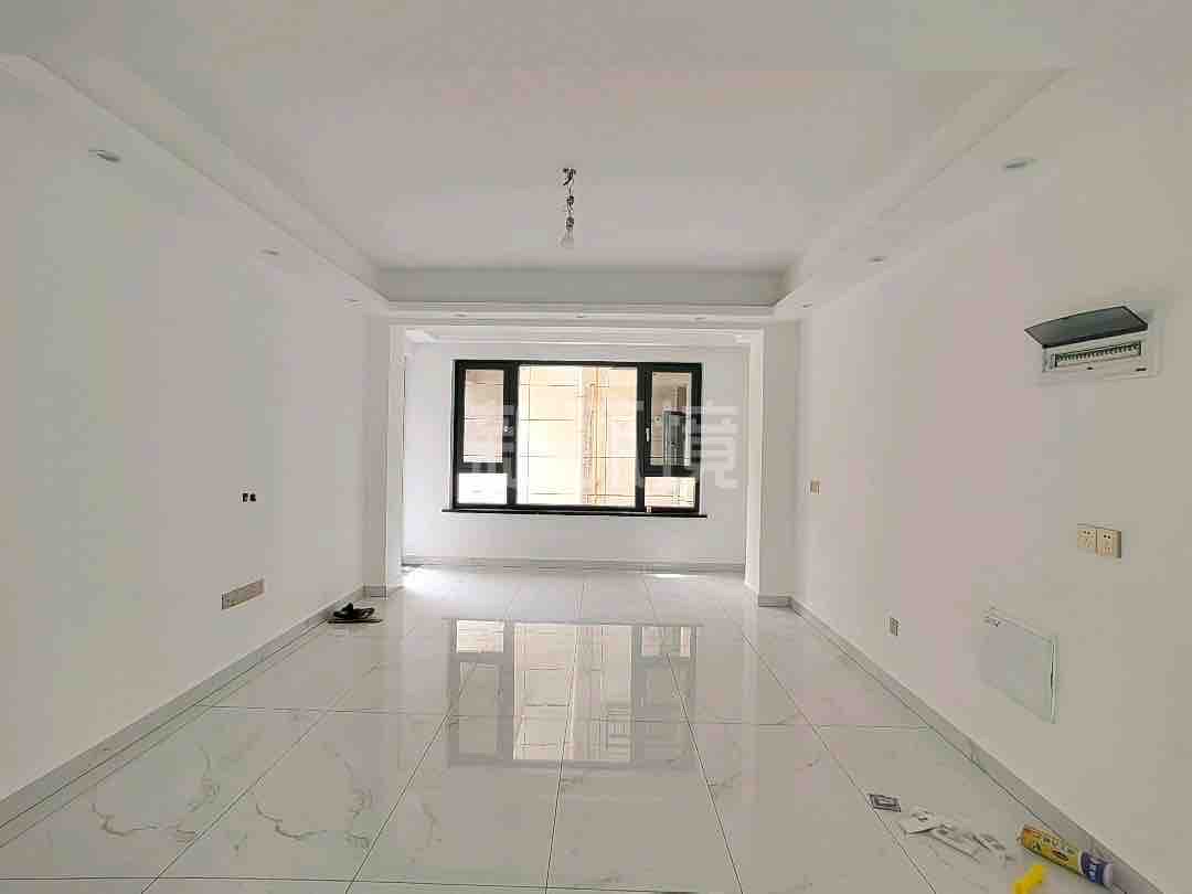 福天中央公馆  3室2厅2卫    2100.0元/月 福天中央公馆  3室2厅2卫    2100.0元/月室内图