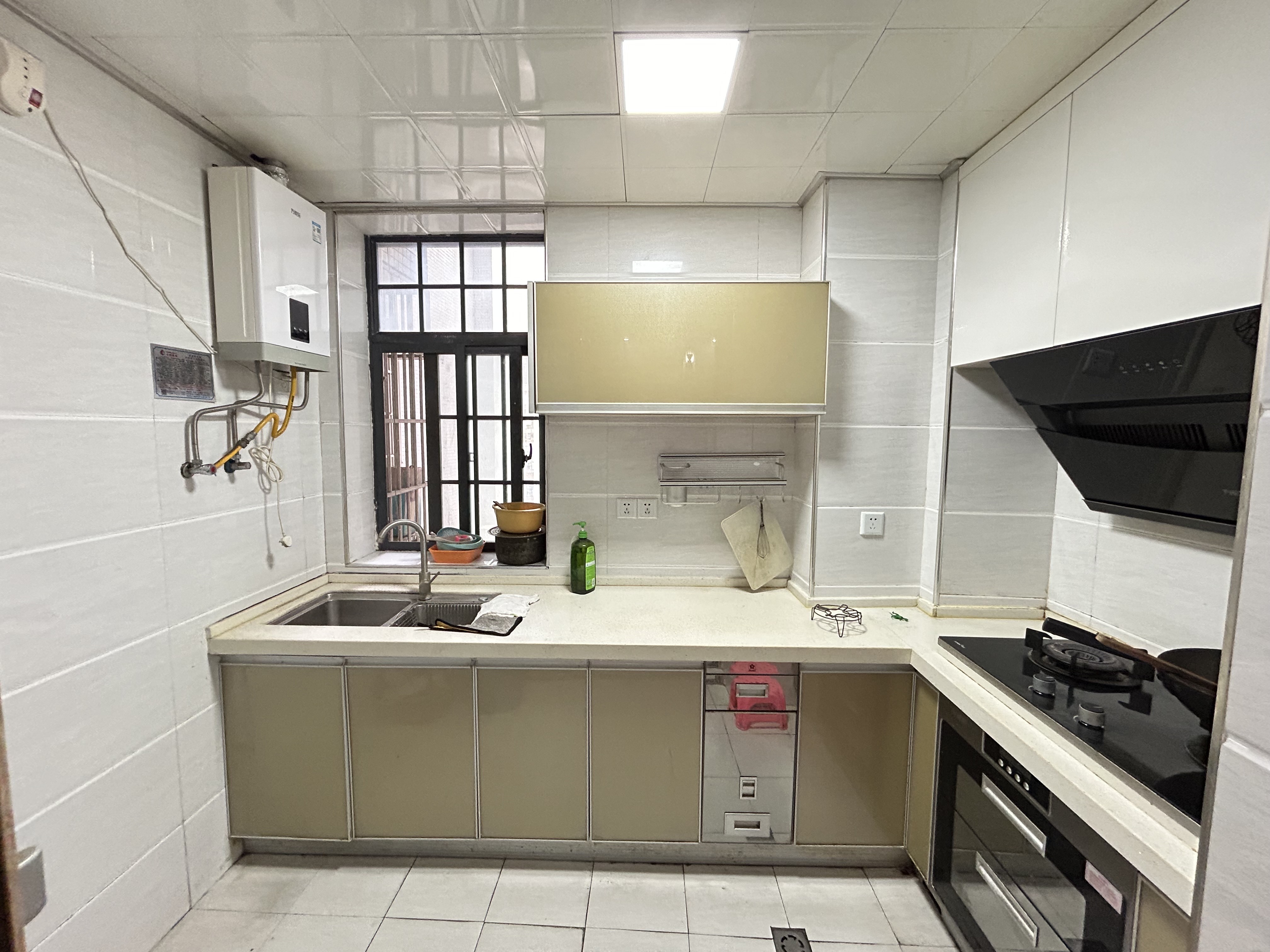 逸臣广场 3室2厅2卫 1800.0元/月 逸臣广场 3室2厅2卫 1800.0元/月室内图