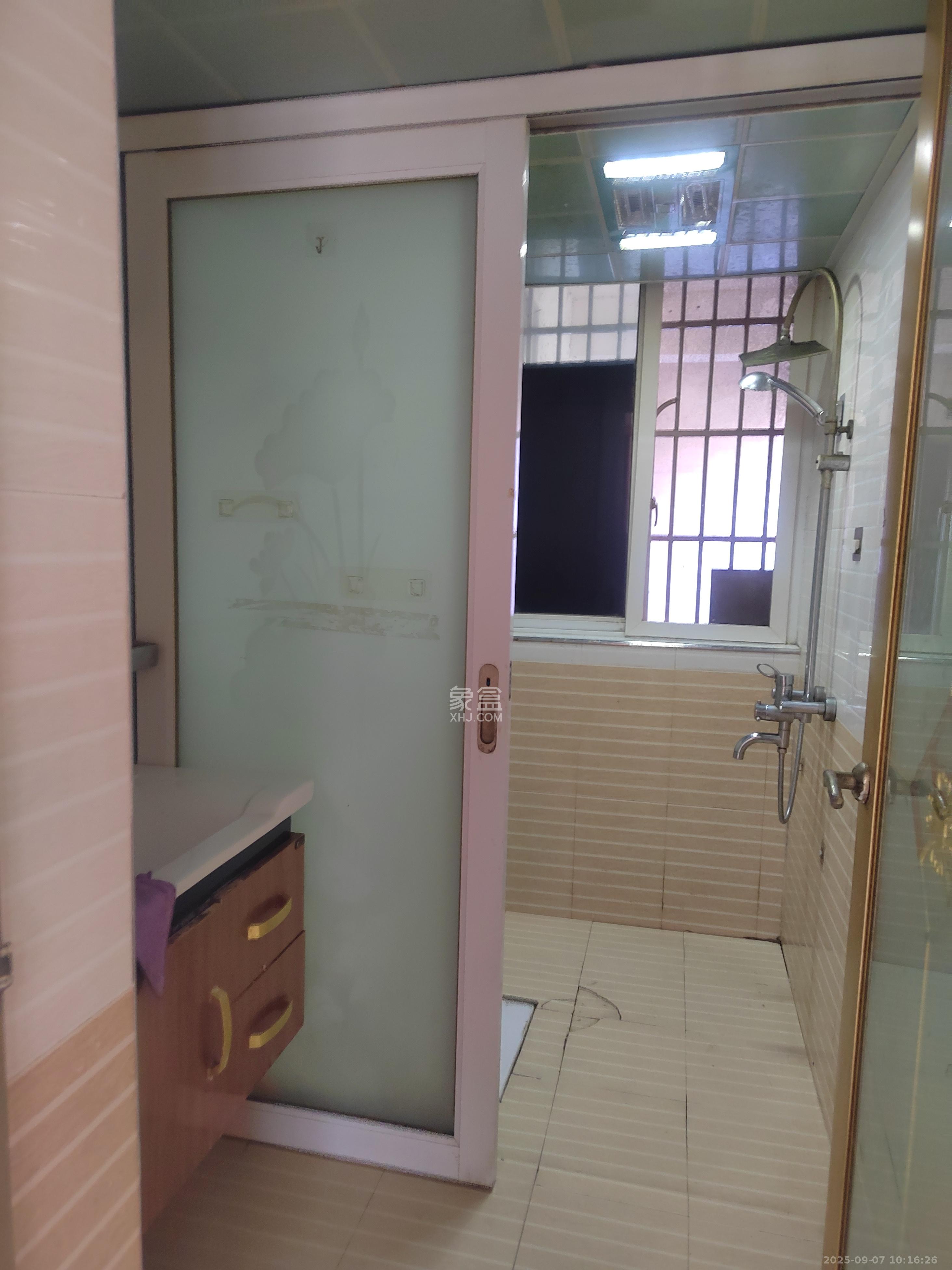 明天一城  2室2厅1卫    1500.0元/月室内图