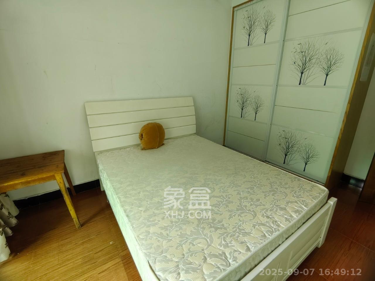 洞井一小区 3室1厅1卫 1700.0元/月 洞井一小区 3室1厅1卫 1700.0元/月室内图