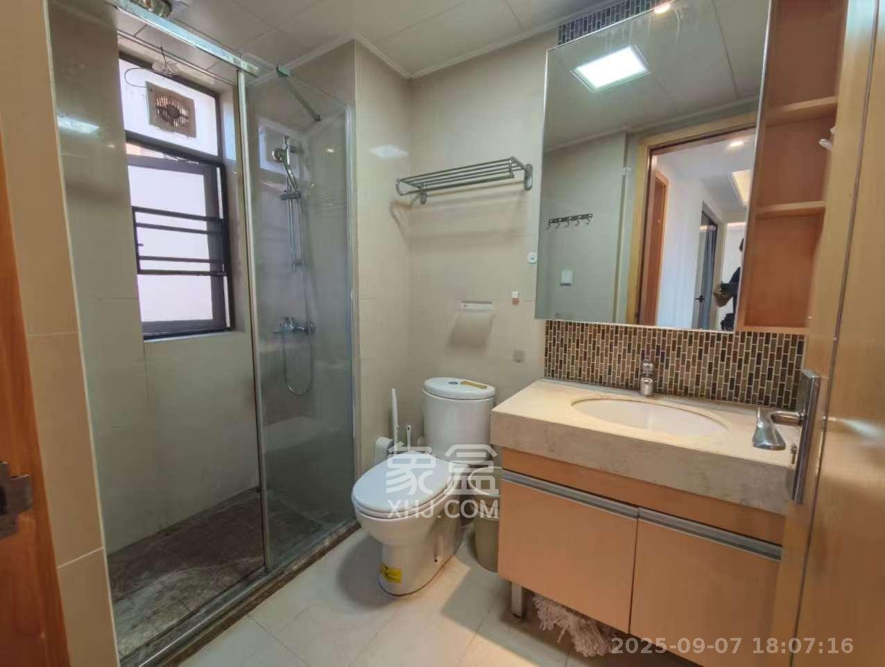 珠江郦城薰衣道  3室2厅1卫    2800.0元/月 珠江郦城薰衣道  3室2厅1卫    2800.0元/月室内图