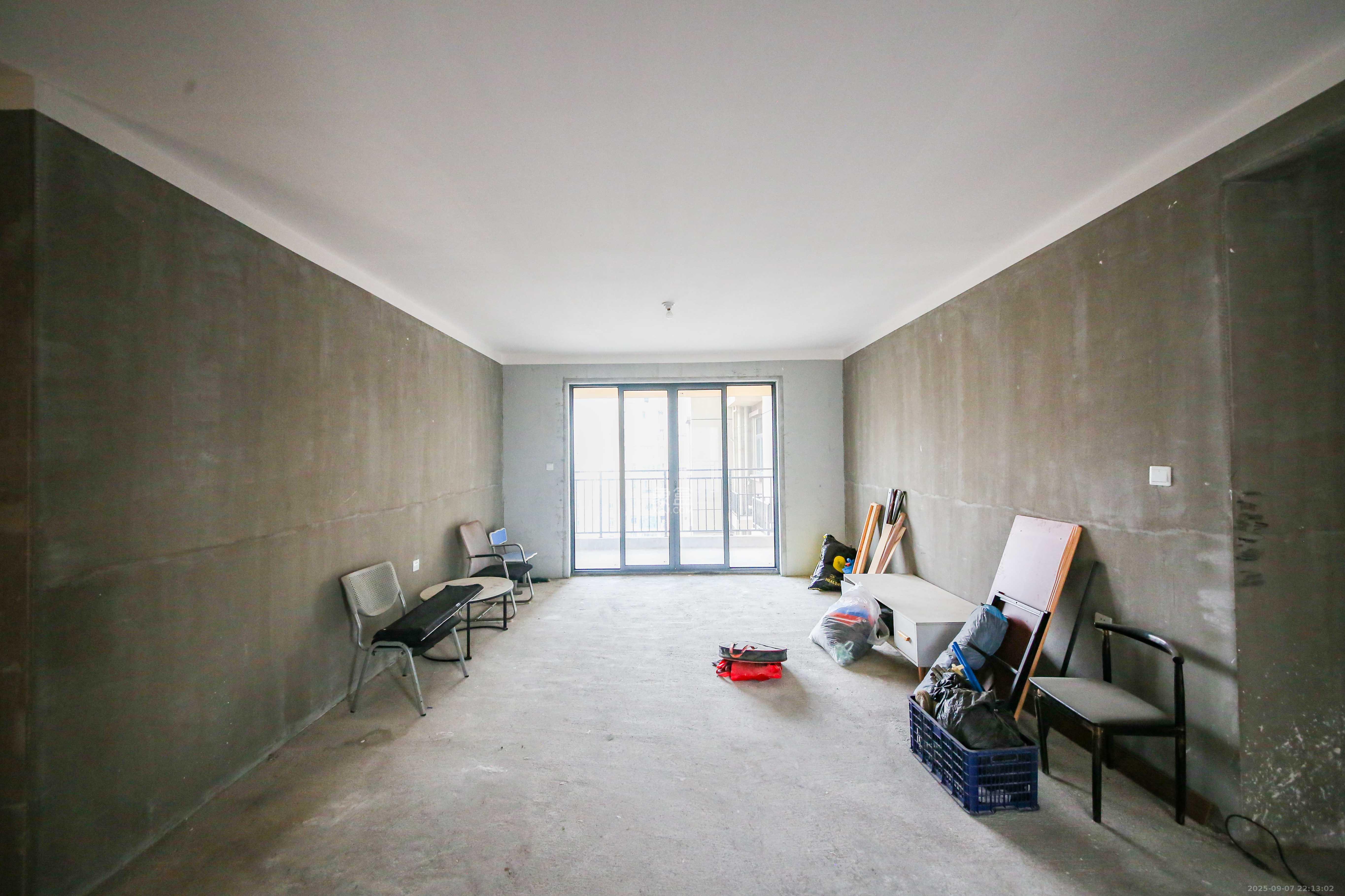 中建钰和城  4室2厅2卫    195.0万客厅