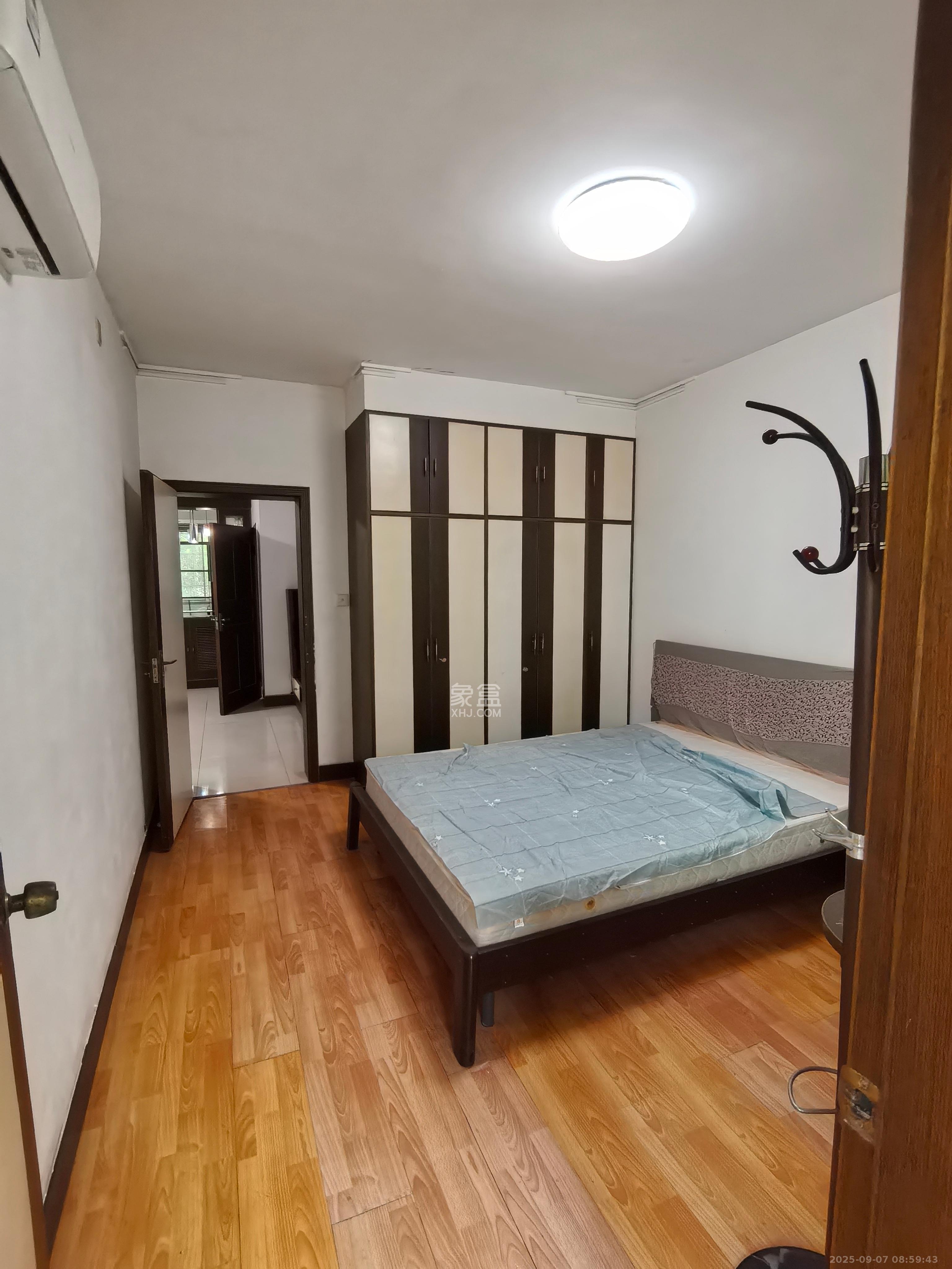 中南汽车世界 2室1厅1卫 1200.0元/月 中南汽车世界 2室1厅1卫 1200.0元/月室内图