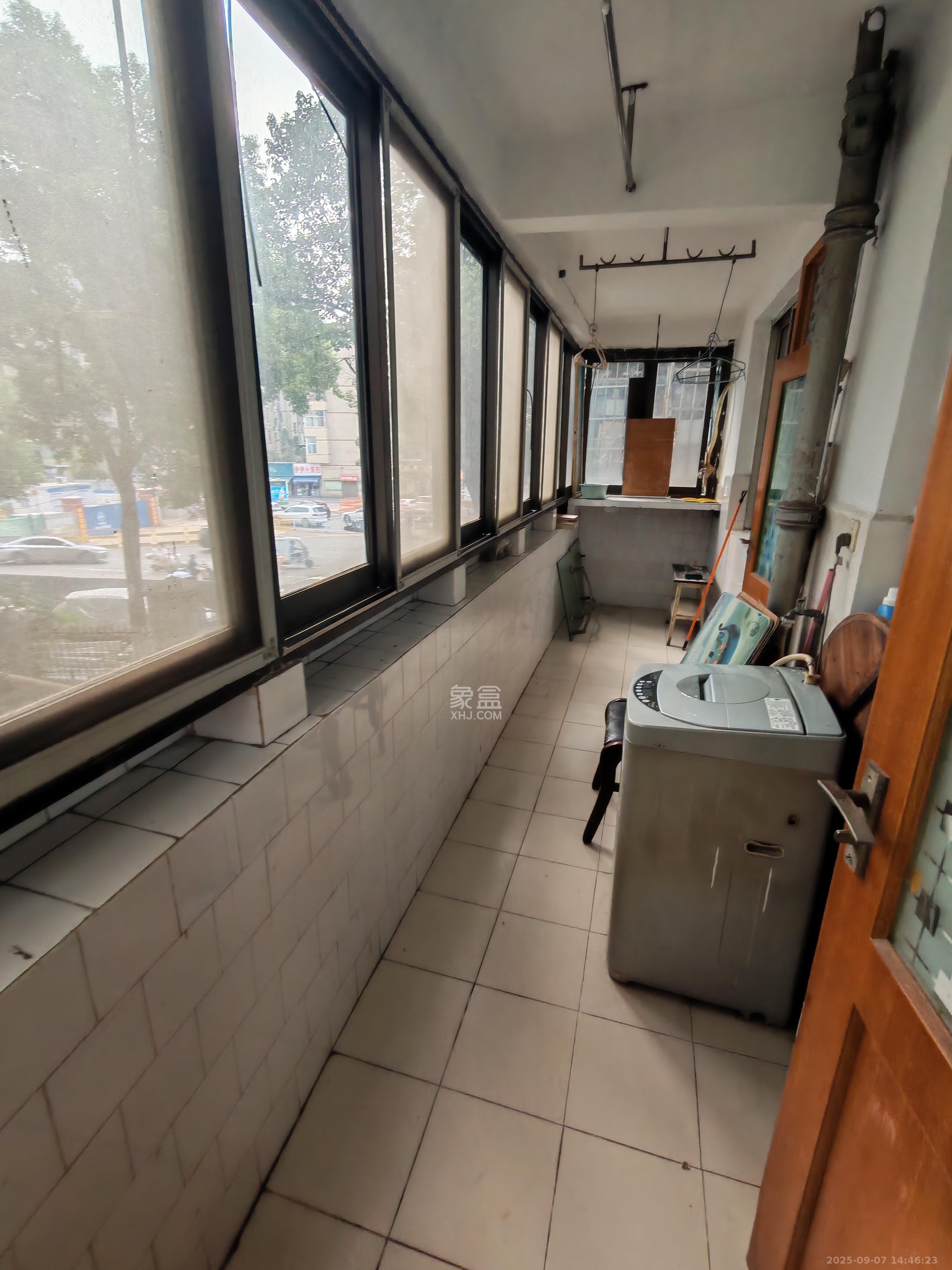 中国铝业单位宿舍  3室1厅1卫    2100.0元/月 中国铝业单位宿舍  3室1厅1卫    2100.0元/月室内图1