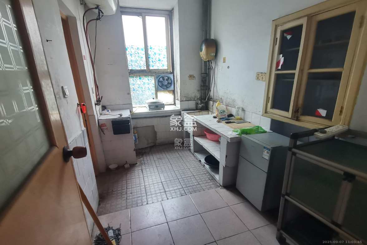 桂花二村 2室1厅1卫 1100.0元/月 桂花二村 2室1厅1卫 1100.0元/月室内图