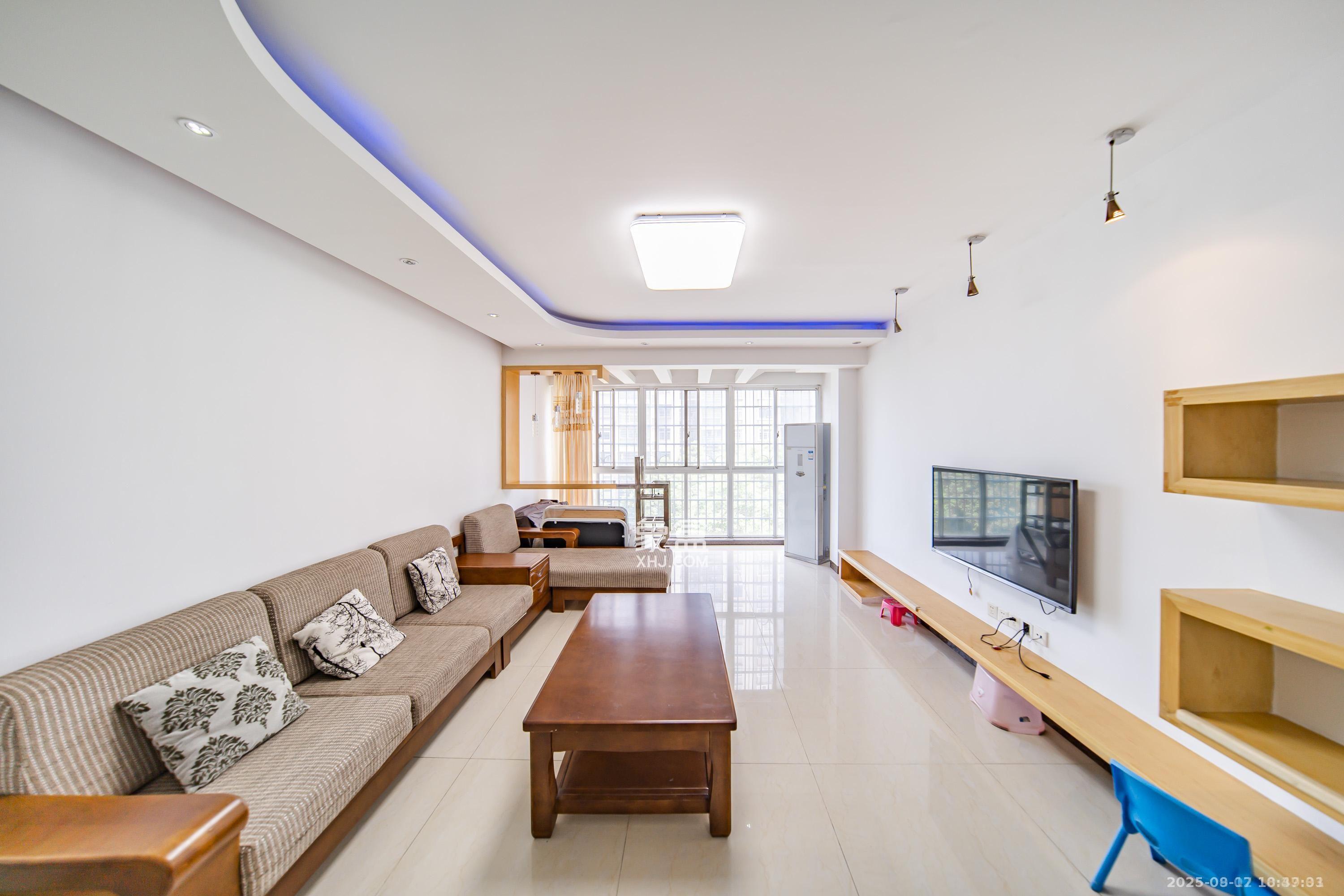 洋湖景园 3室2厅2卫 2800.0元/月 洋湖景园 3室2厅2卫 2800.0元/月室内图