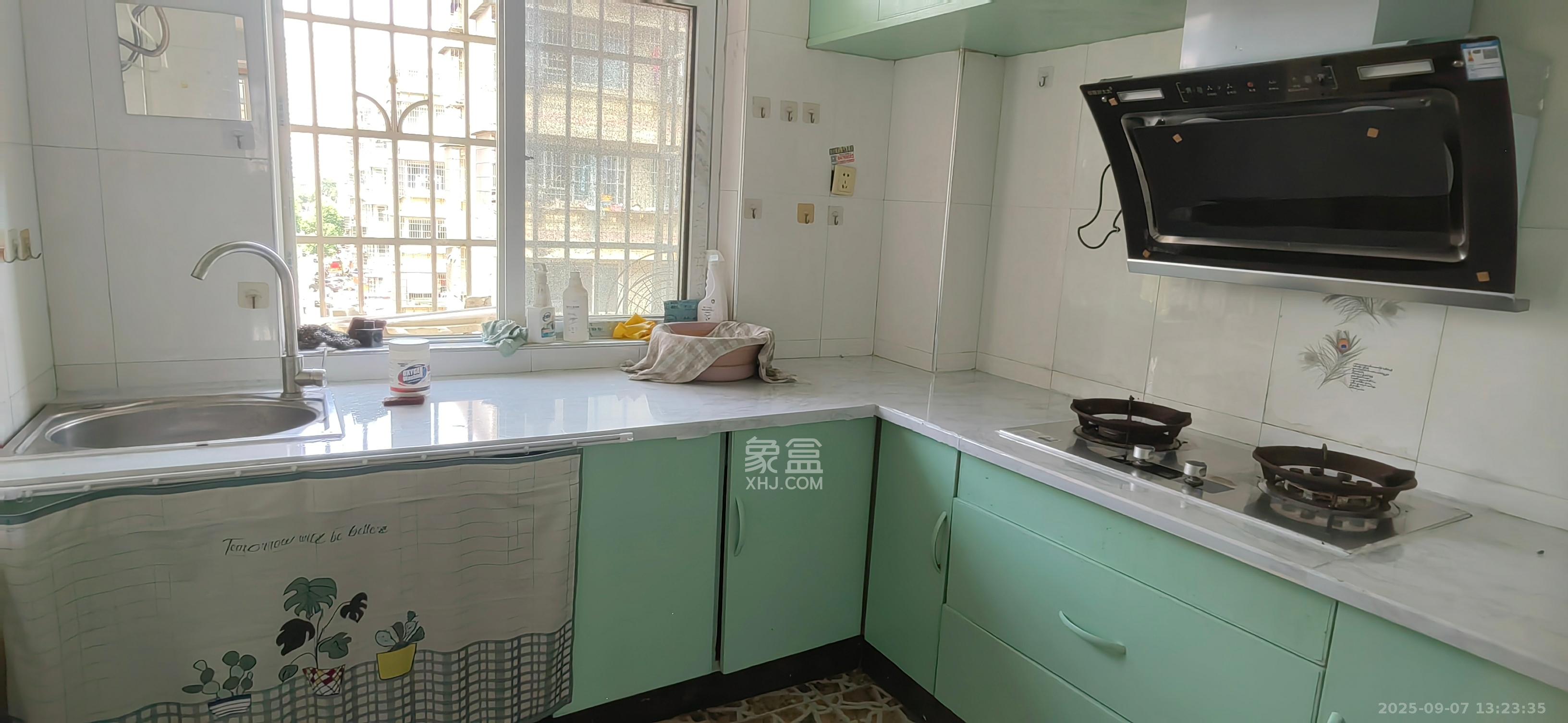 新桥沁园(银港农贸市场) 3室1厅1卫 1700.0元/月 新桥沁园(银港农贸市场) 3室1厅1卫 1700.0元/月室内图