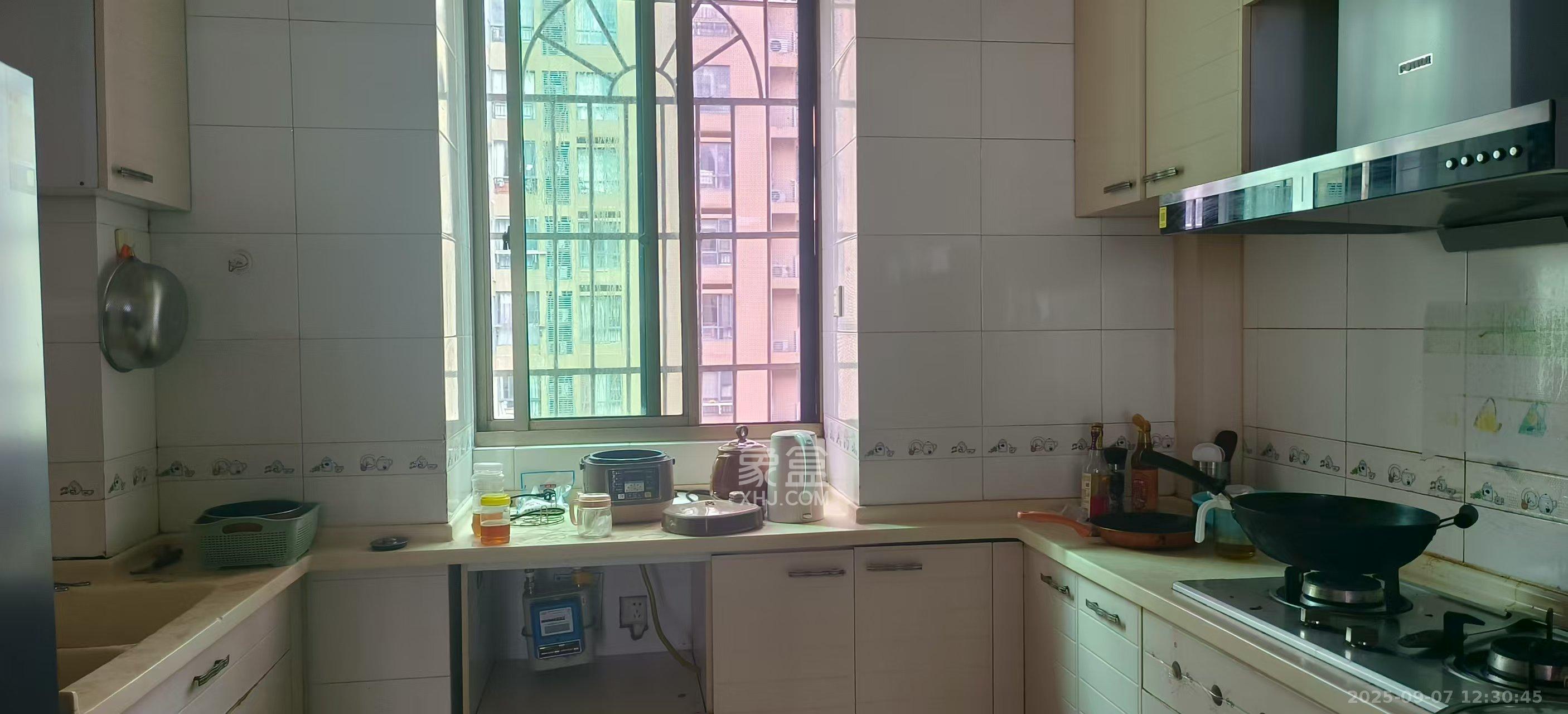 宏轩花苑  3室2厅2卫    2800.0元/月 宏轩花苑  3室2厅2卫    2800.0元/月室内图