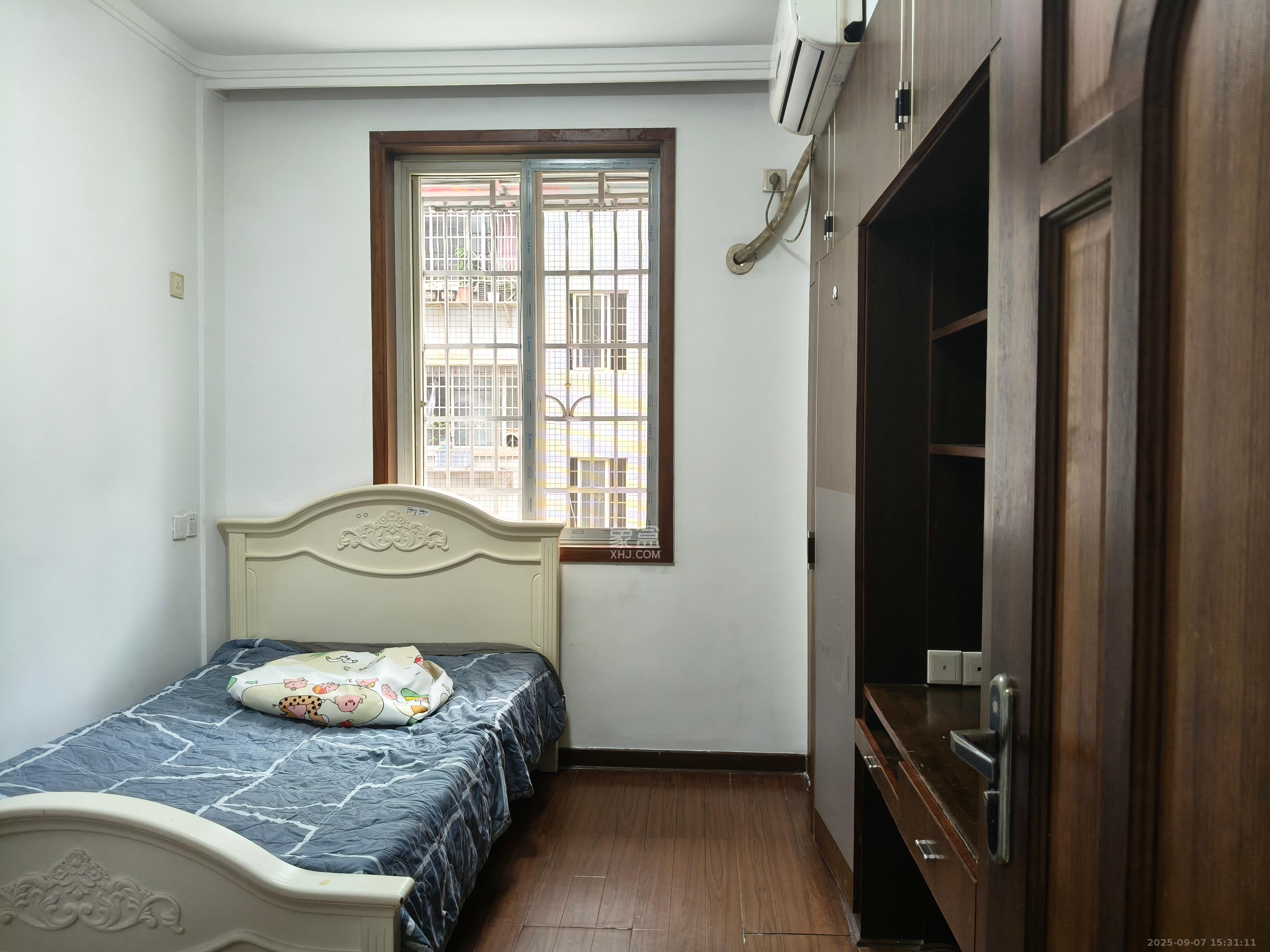 高桥粮油市场（高桥一号小区）  3室1厅1卫    2000.0元/月室内图