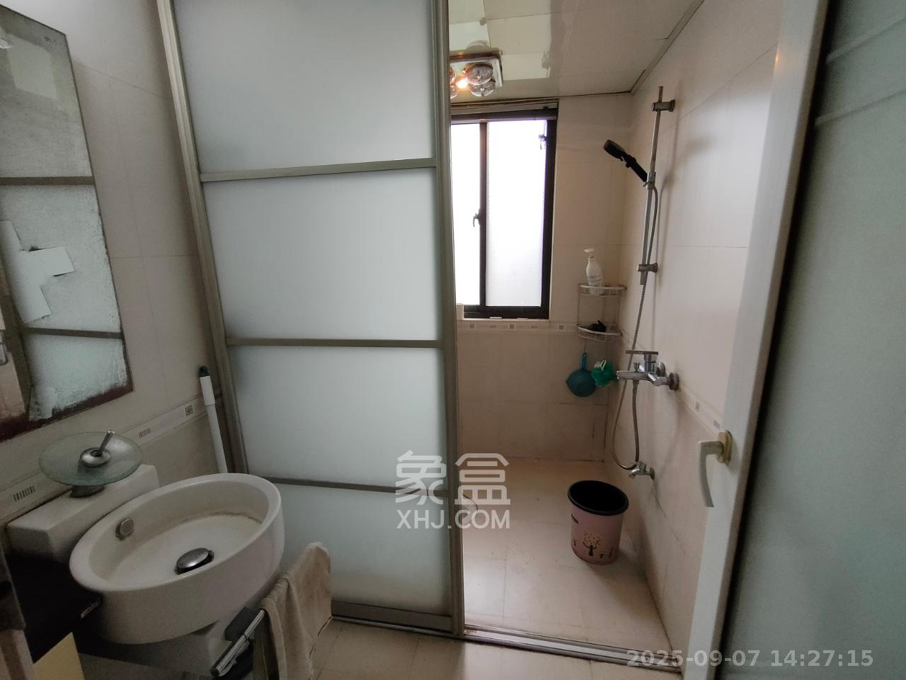 仁和香堤雅境  2室2厅1卫    2400.0元/月室内图