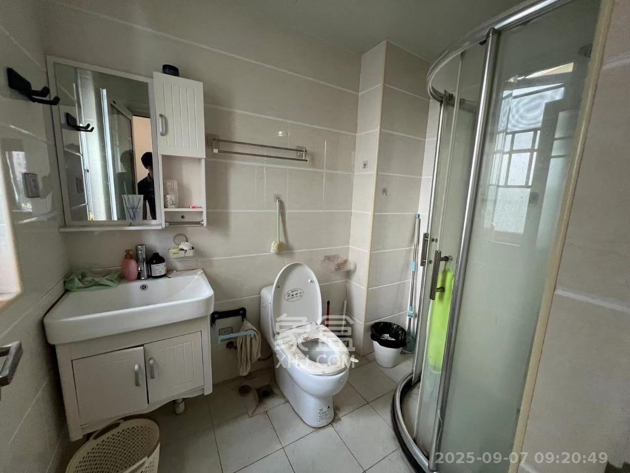 金地格林公馆  3室2厅2卫    3200.0元/月室内图