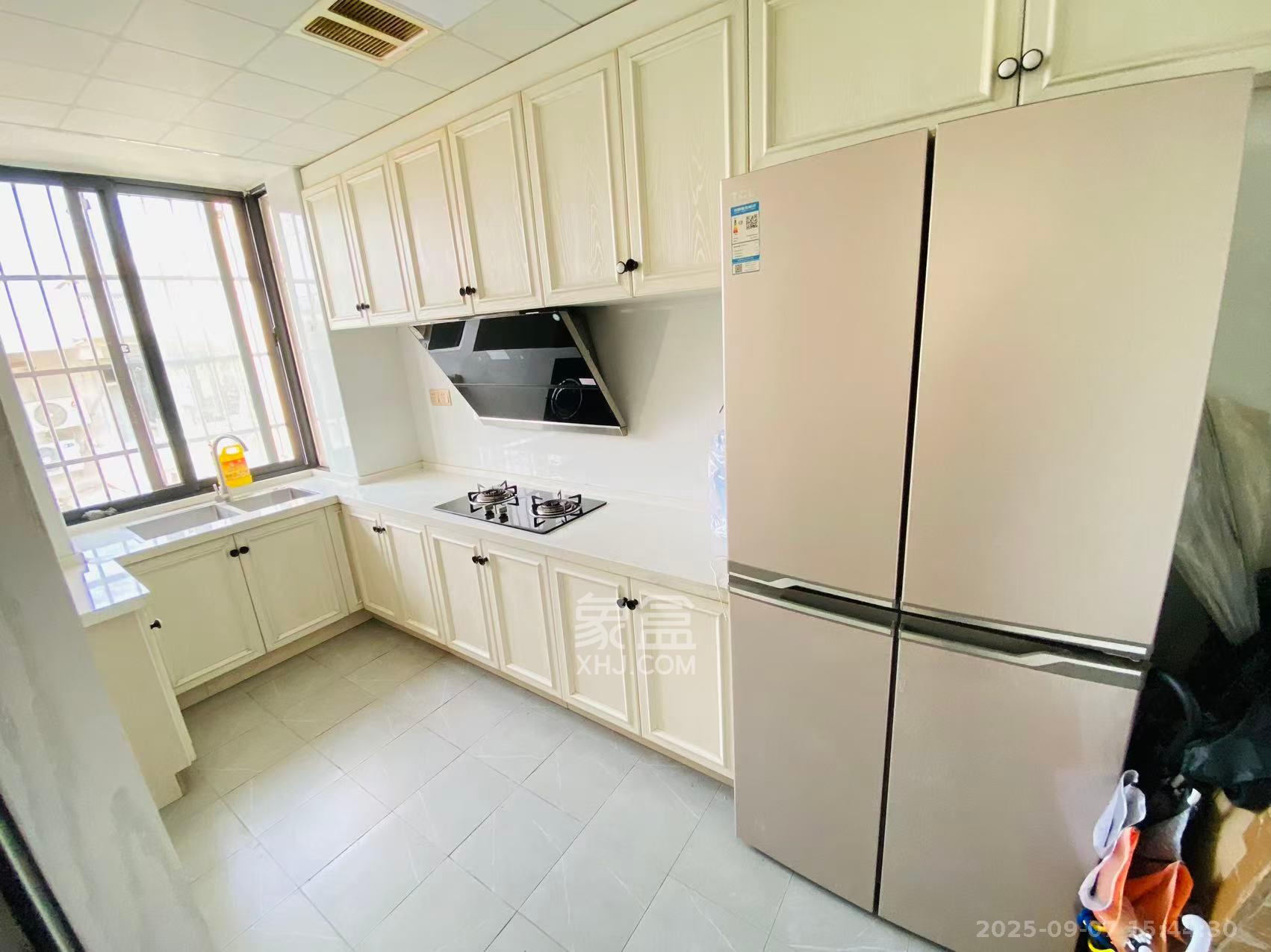 席草田散盘 3室1厅1卫 2180.0元/月 席草田散盘 3室1厅1卫 2180.0元/月室内图