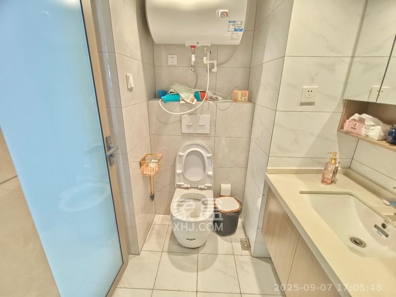 藏珑湖上公馆  1室1厅2卫    2600.0元/月室内图