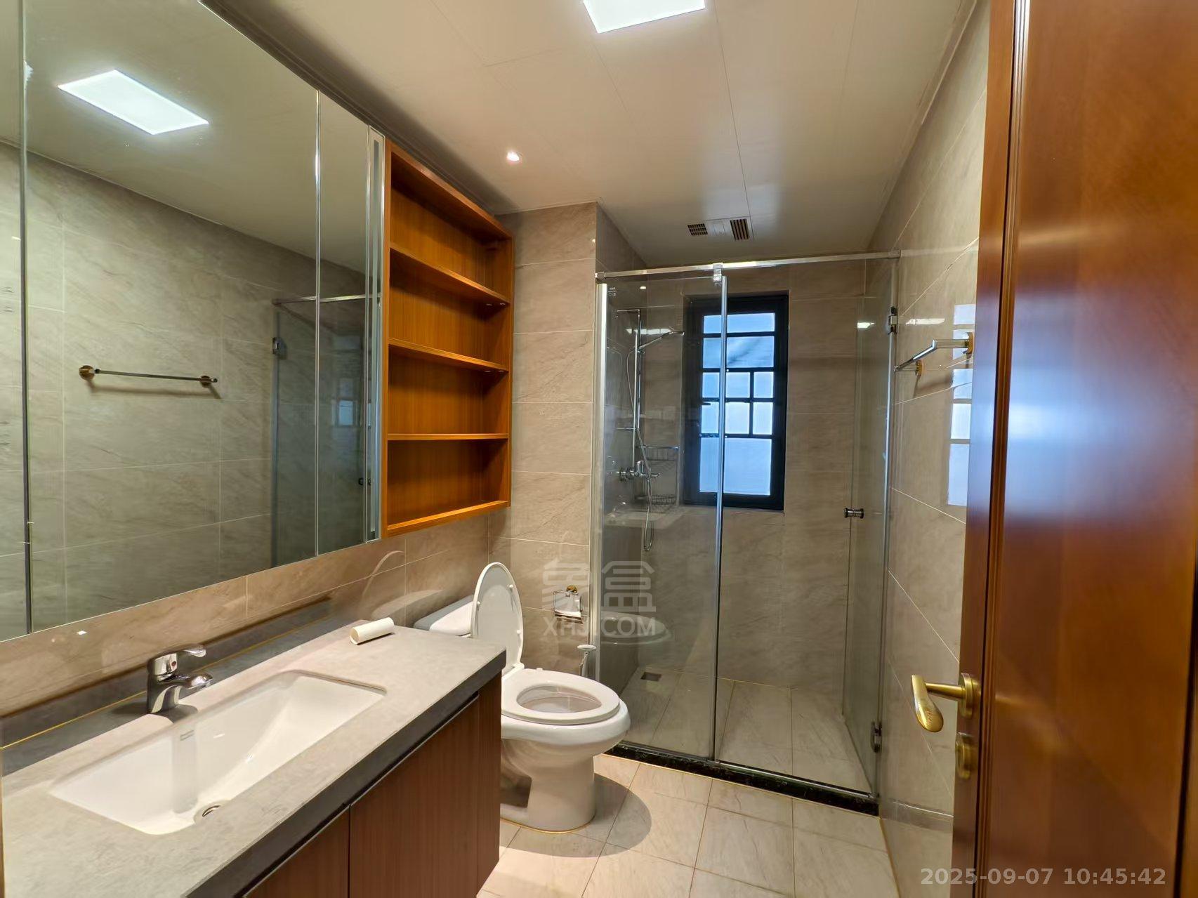 恒大华府  4室2厅2卫    2500.0元/月室内图