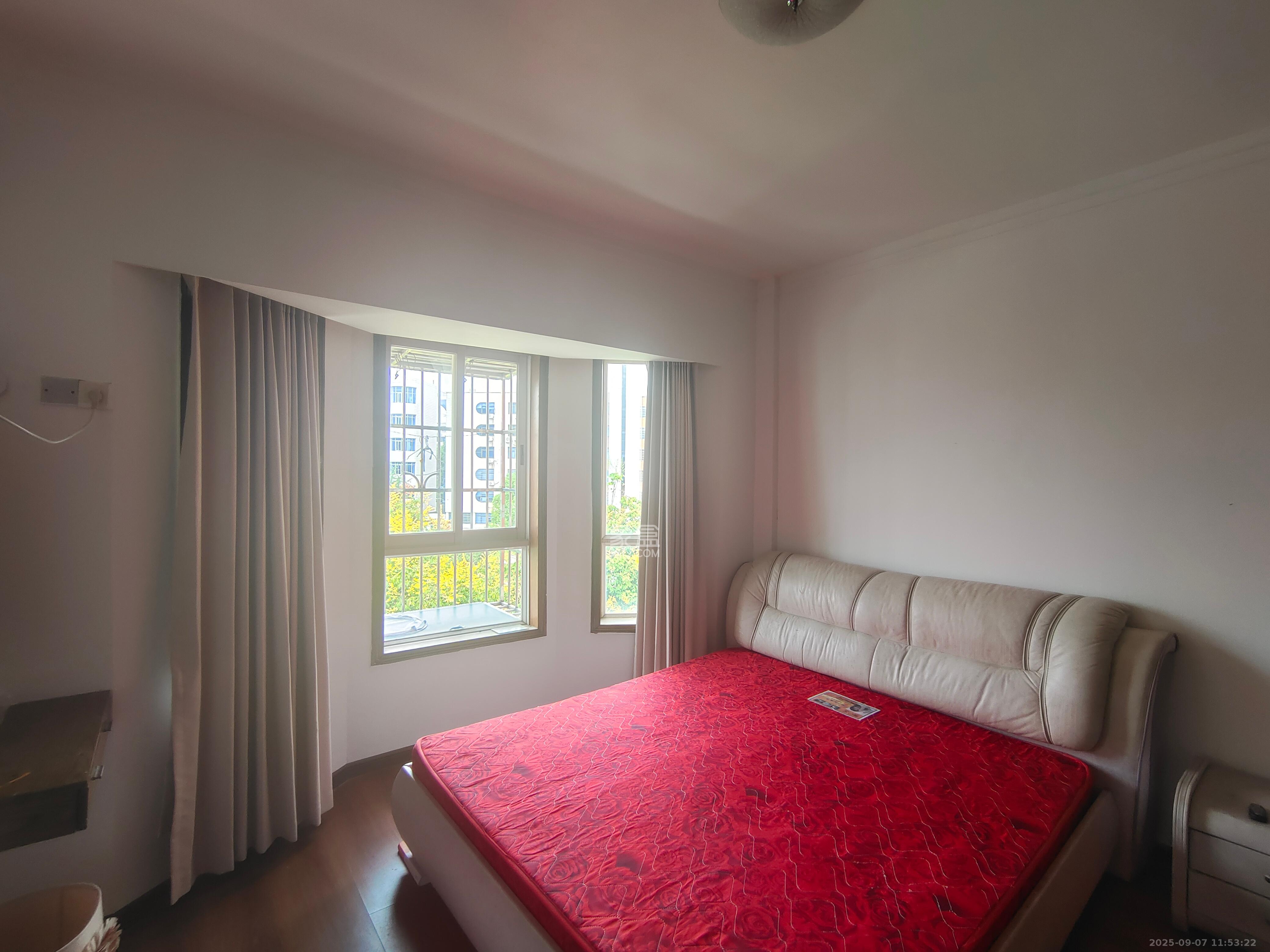 山水人家一二期 2室2厅1卫 1600.0元/月 山水人家一二期 2室2厅1卫 1600.0元/月室内图