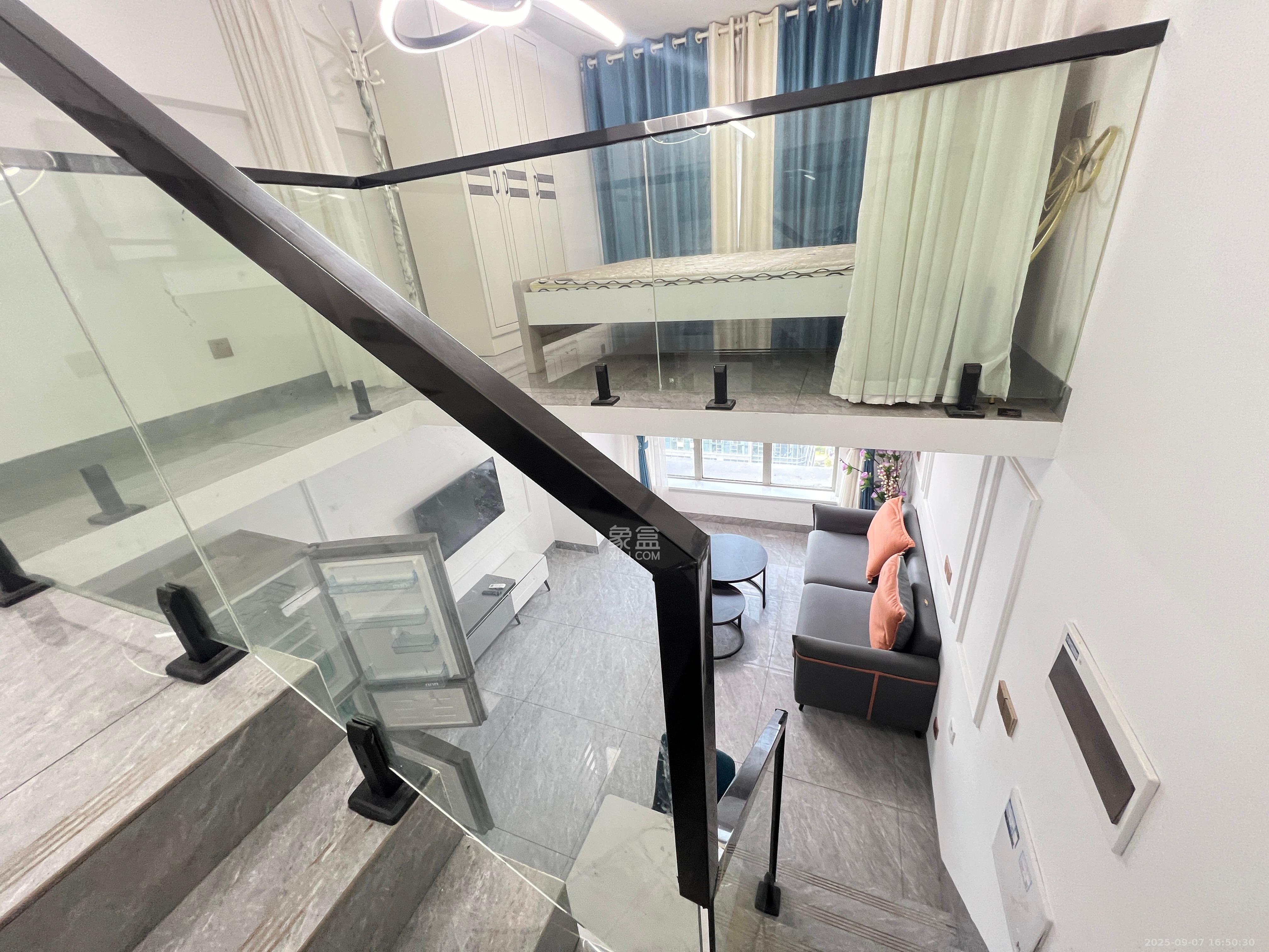 梅溪湖金茂湾  2室0厅0卫    2000.0元/月室内图