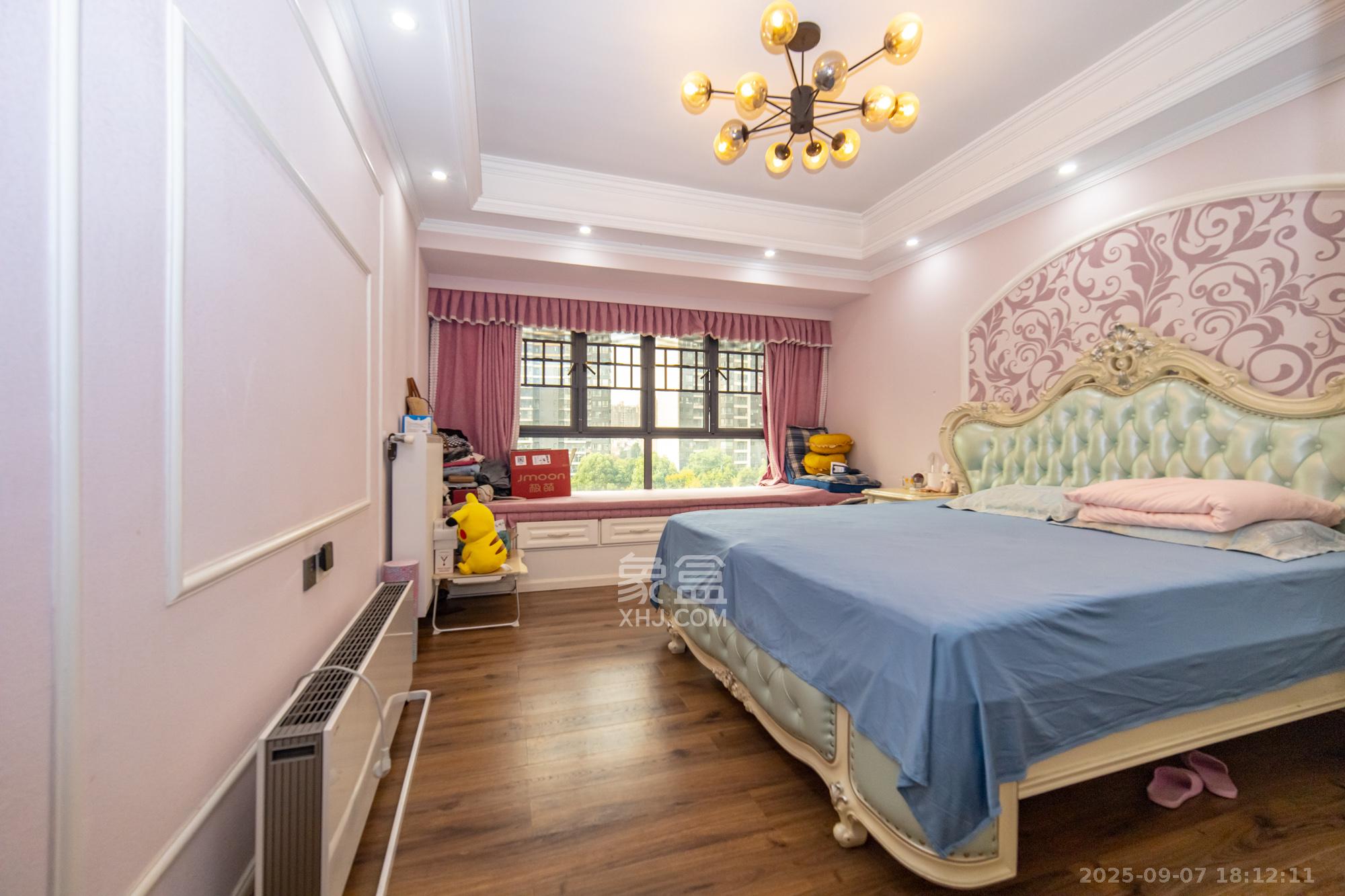 恒基凯旋门一二期  5室2厅2卫    158.0万 恒基凯旋门一二期  5室2厅2卫    158.0万卧室