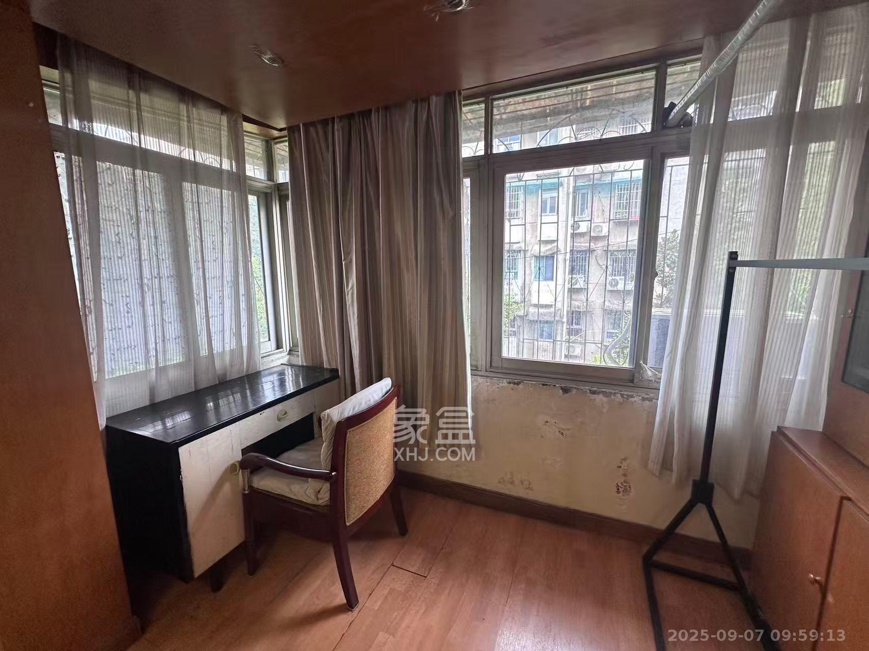 长坡社区  2室2厅1卫    1350.0元/月 长坡社区  2室2厅1卫    1350.0元/月室内图