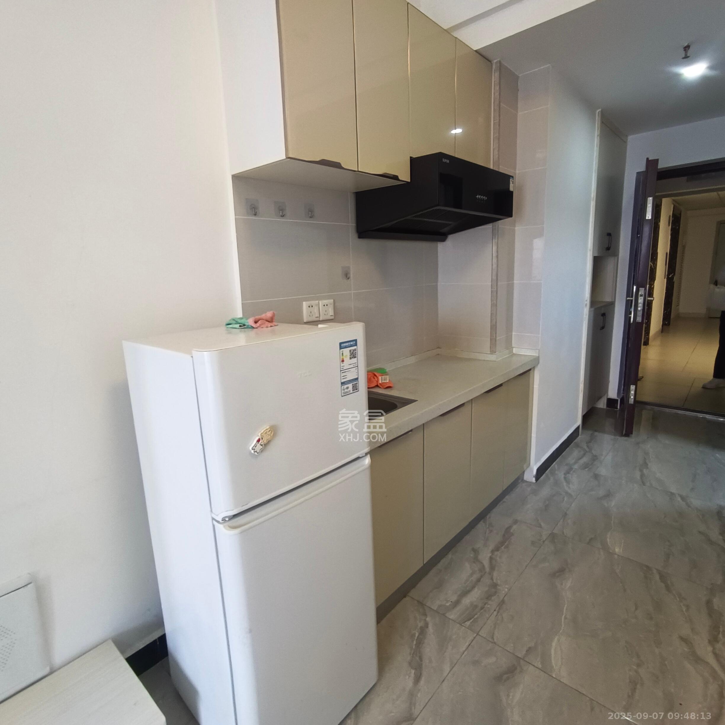 绿洲花园 1室1厅1卫 1700.0元/月 绿洲花园 1室1厅1卫 1700.0元/月室内图