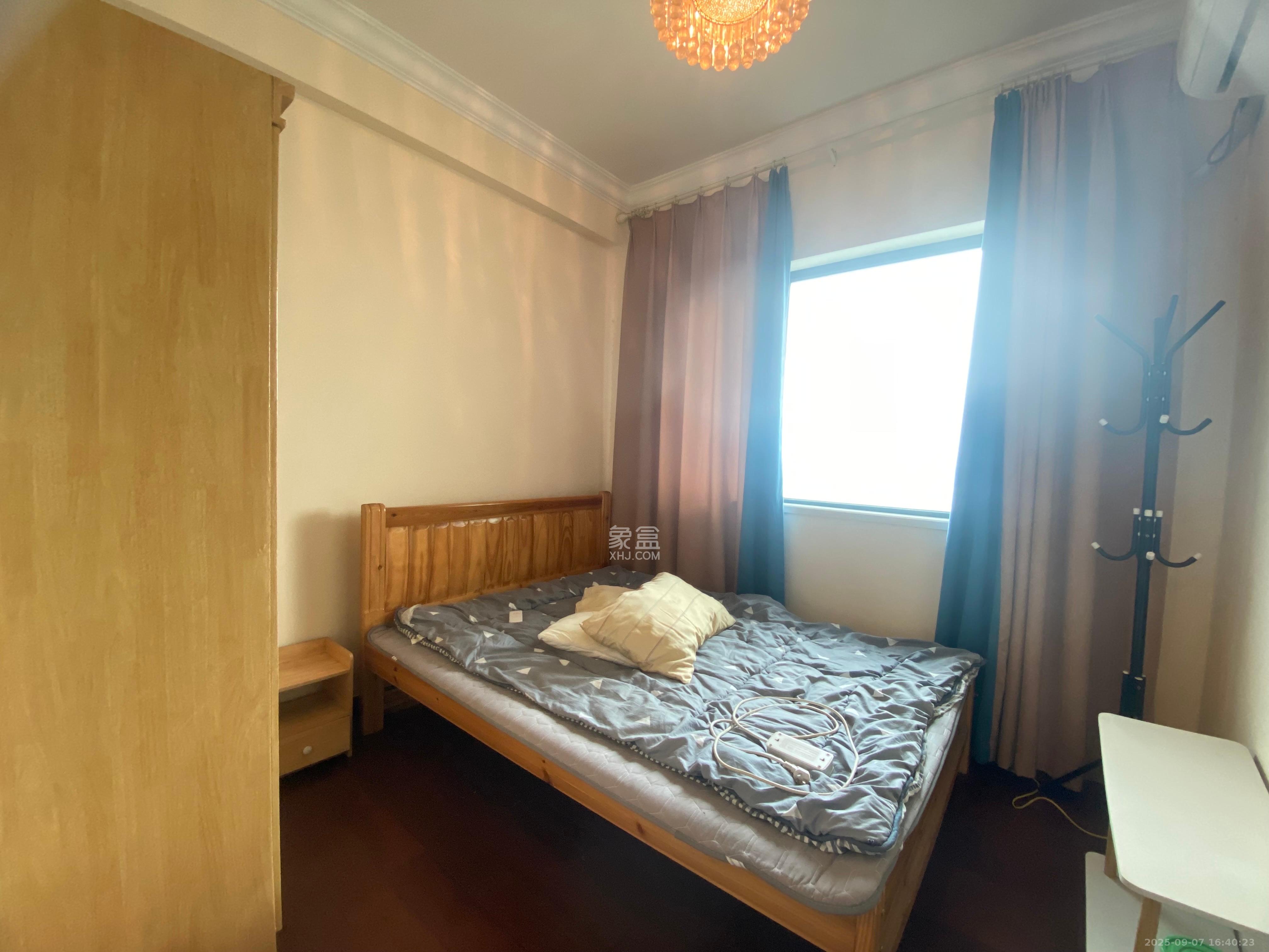 恒大翡翠华庭 3室2厅1卫 2350.0元/月 恒大翡翠华庭 3室2厅1卫 2350.0元/月室内图