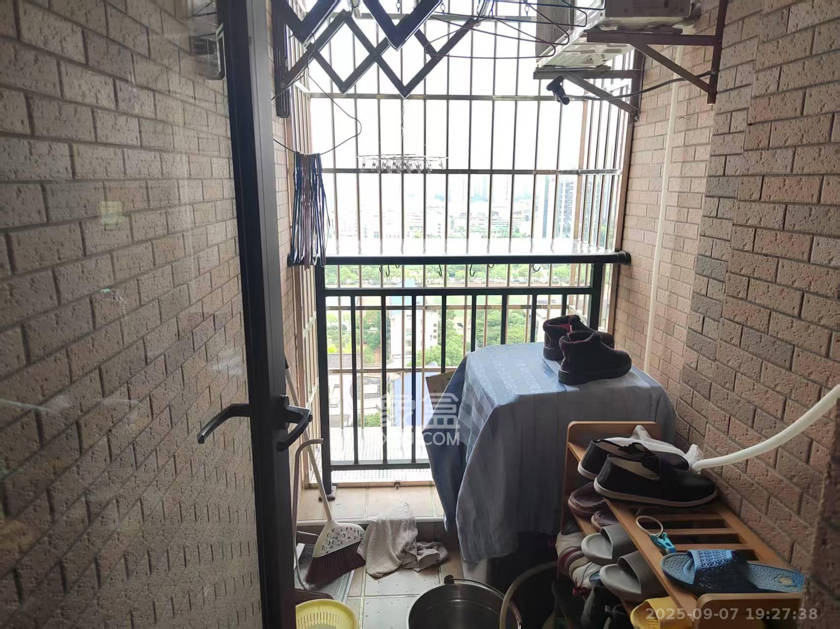 水岸世景 2室1厅1卫 1600.0元/月 水岸世景 2室1厅1卫 1600.0元/月室内图