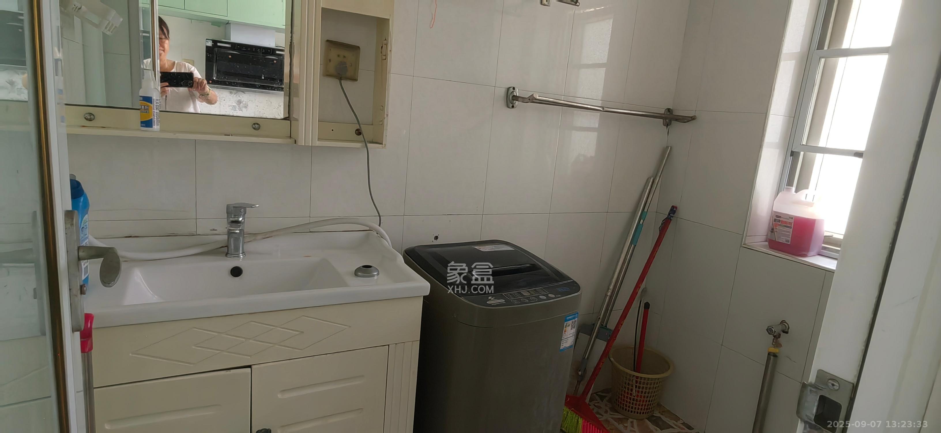 新桥沁园（银港农贸市场）  3室1厅1卫    1700.0元/月室内图