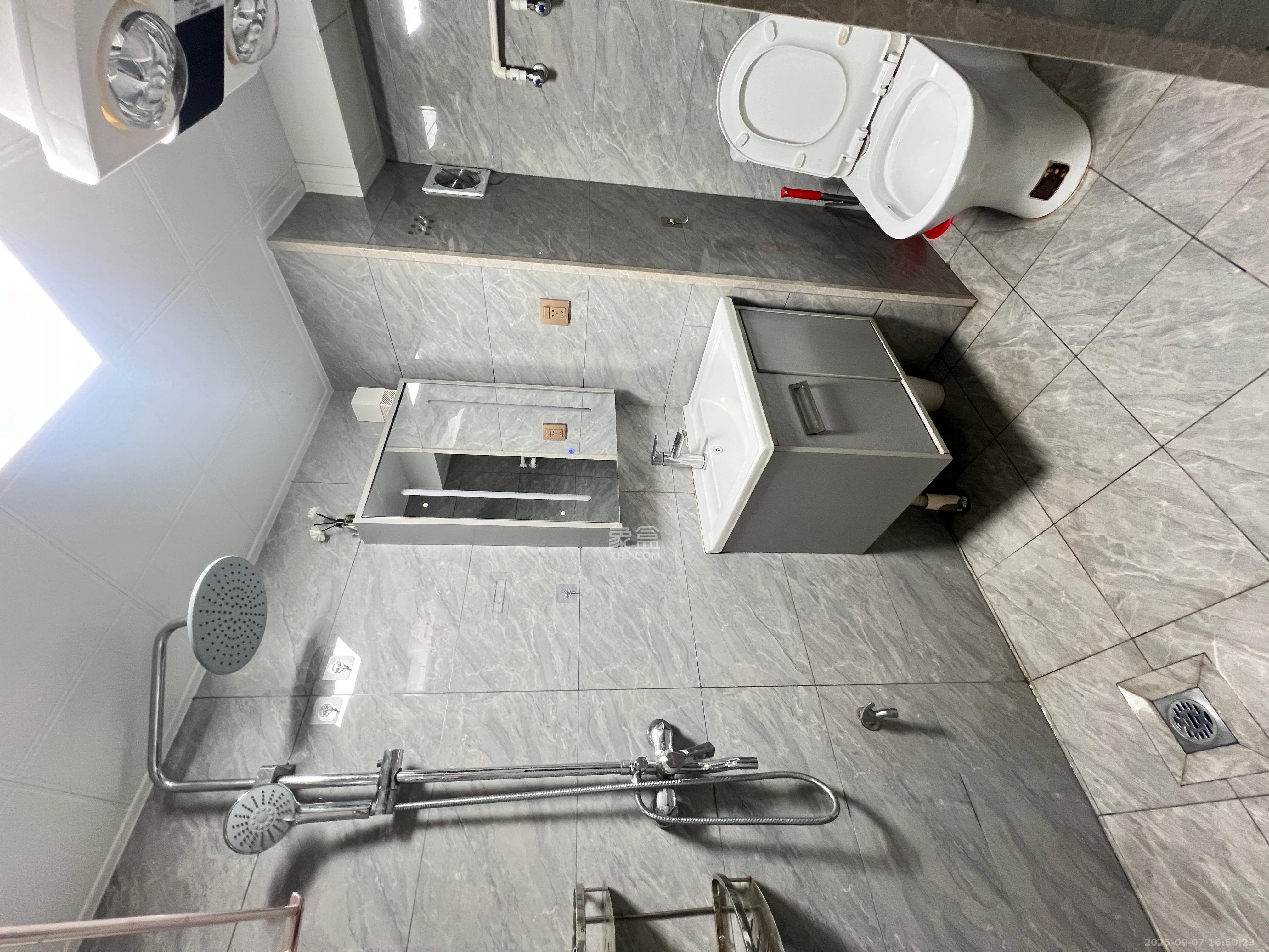 梅溪湖金茂湾  2室0厅0卫    2000.0元/月室内图